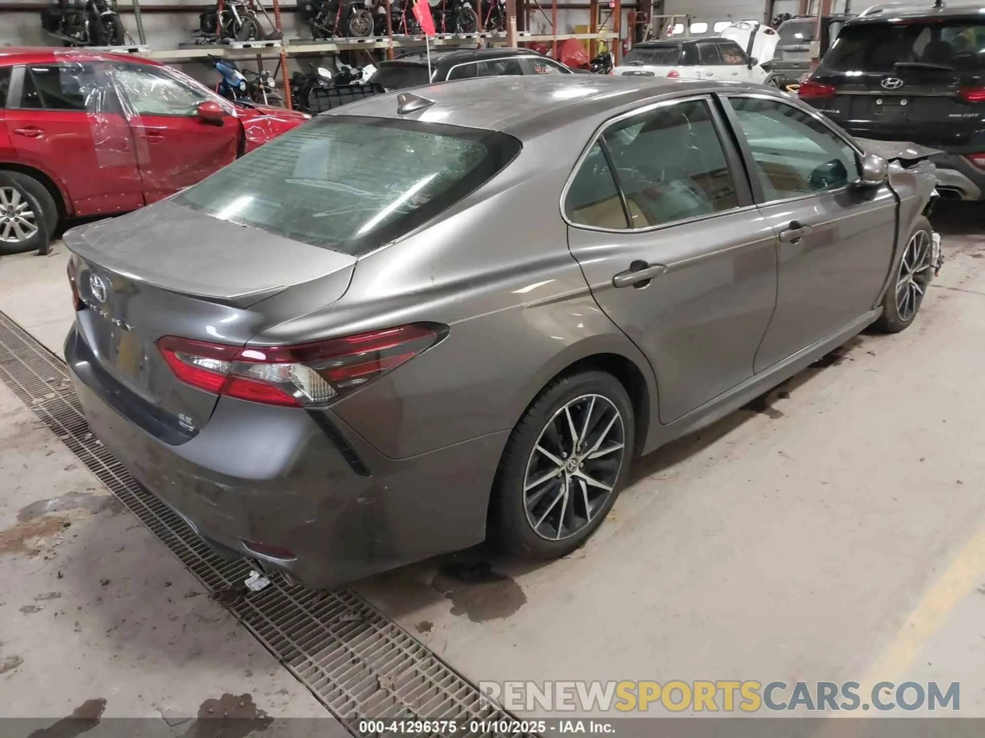 4 Photograph of a damaged car 4T1T11BK7MU028791 TOYOTA CAMRY 2021