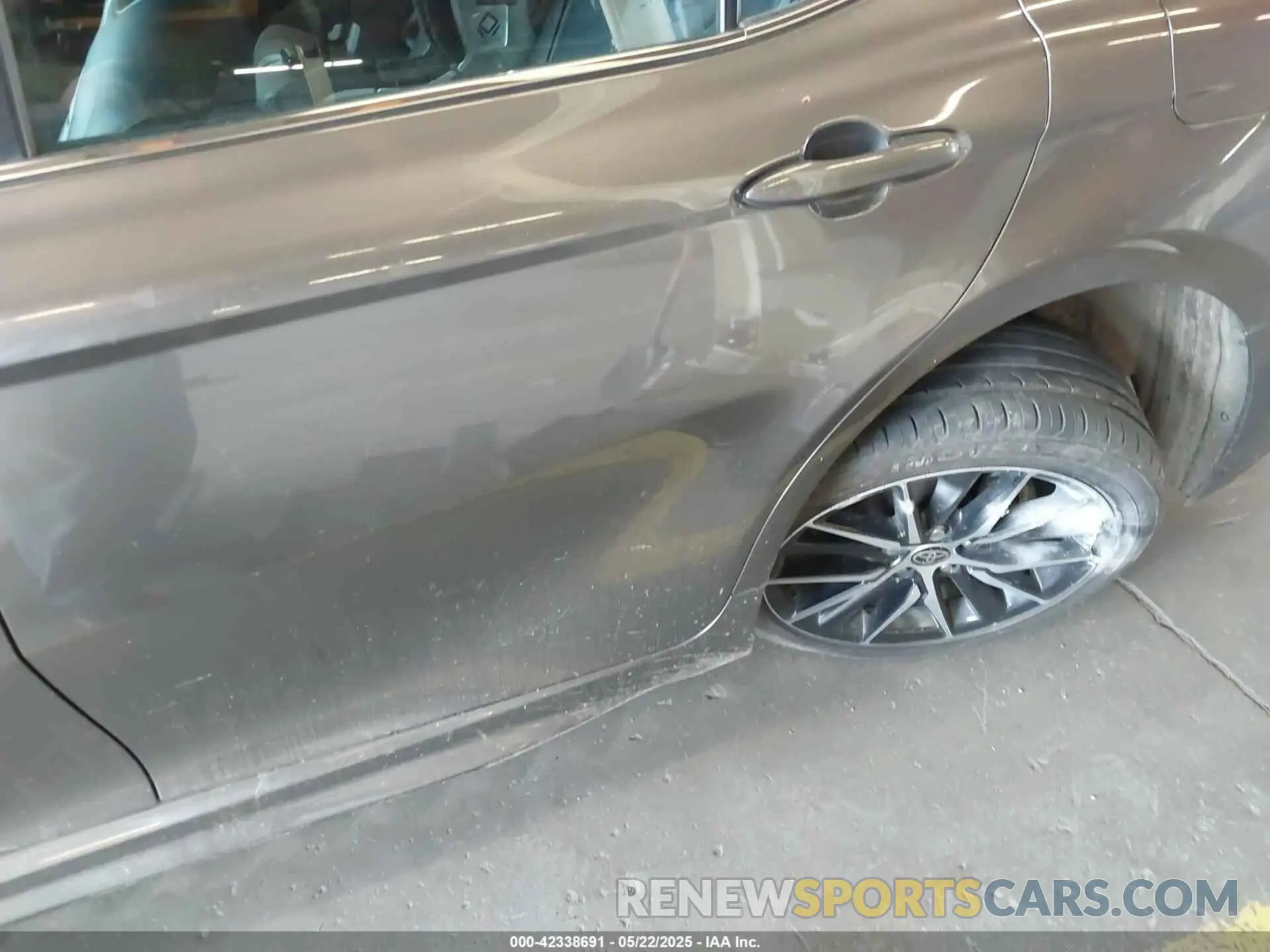 6 Photograph of a damaged car 4T1T11BK7MU044439 TOYOTA CAMRY 2021