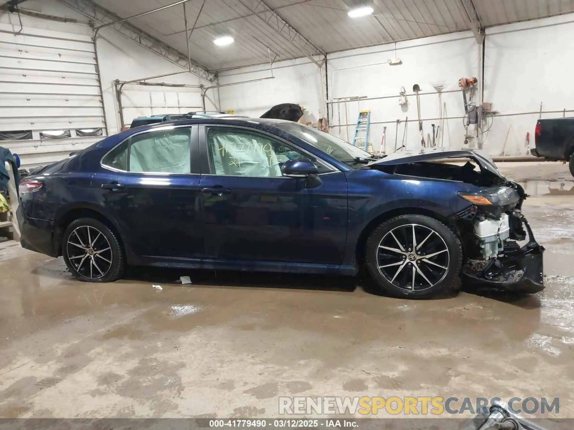 13 Фотография поврежденного автомобиля 4T1T11BK8MU041159 TOYOTA CAMRY 2021