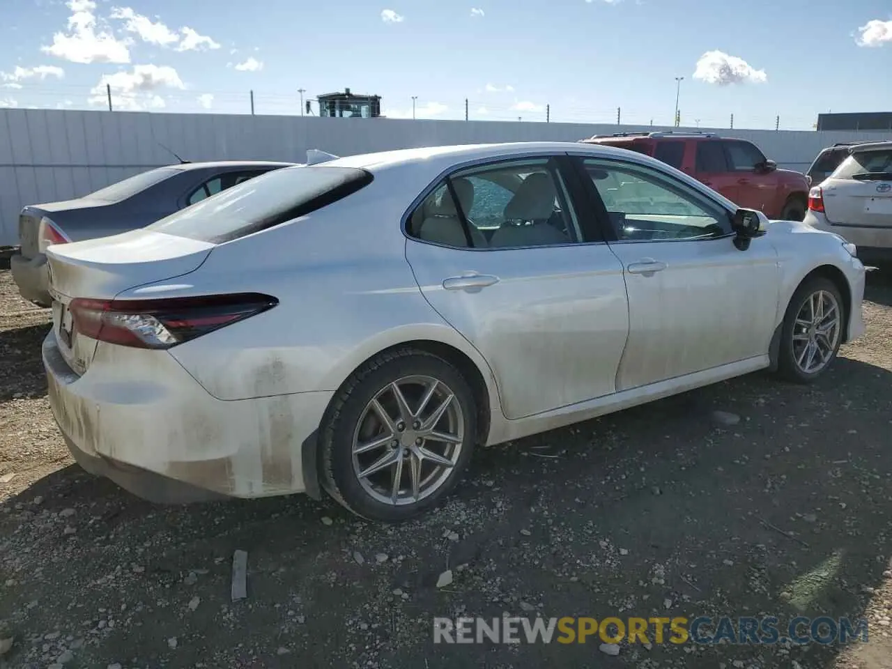 3 Фотография поврежденного автомобиля 4T1B21HK5NU017662 TOYOTA CAMRY 2022