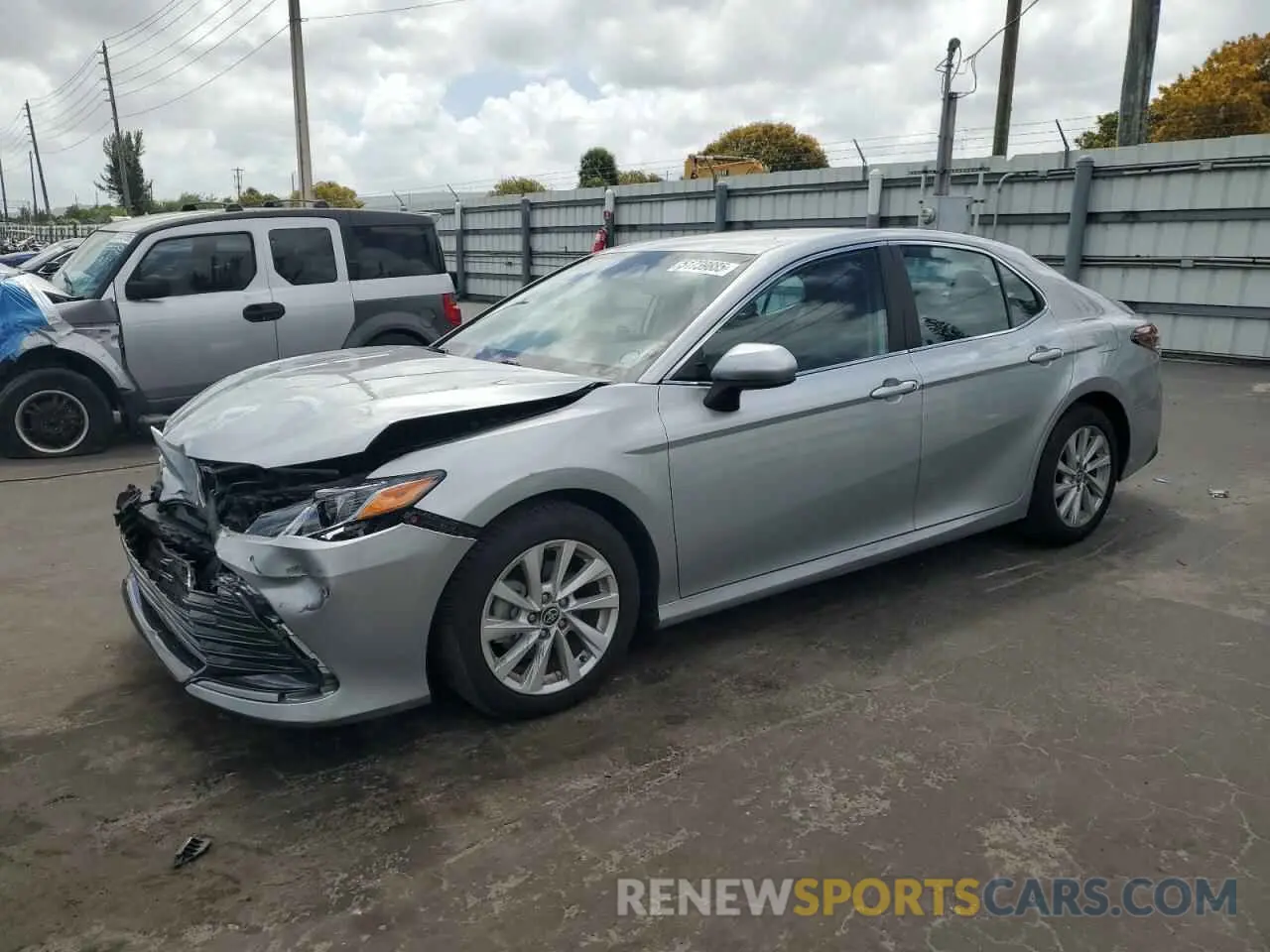 1 Photograph of a damaged car 4T1C11AK0NU038100 TOYOTA CAMRY 2022
