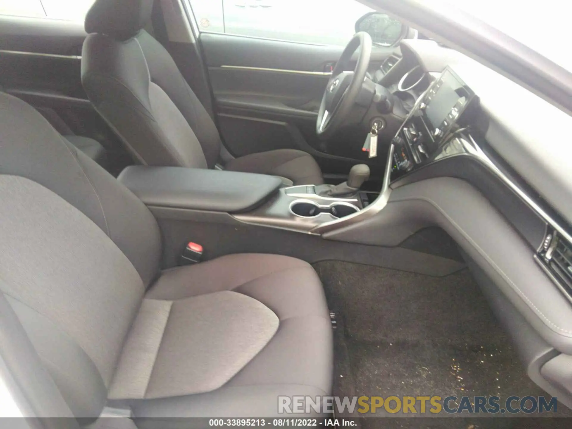 5 Фотография поврежденного автомобиля 4T1C11AK0NU637756 TOYOTA CAMRY 2022