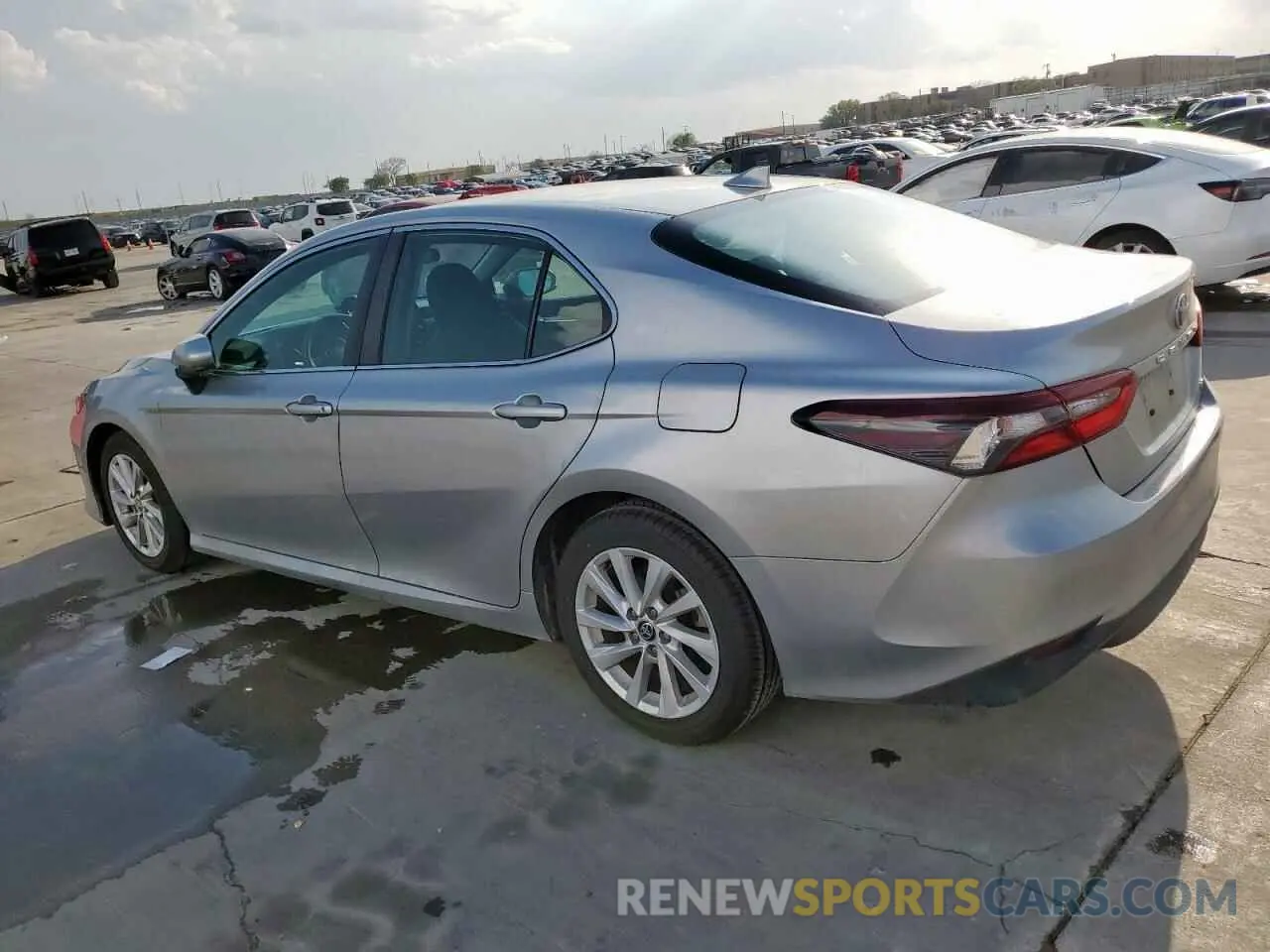 2 Photograph of a damaged car 4T1C11AK0NU666190 TOYOTA CAMRY 2022