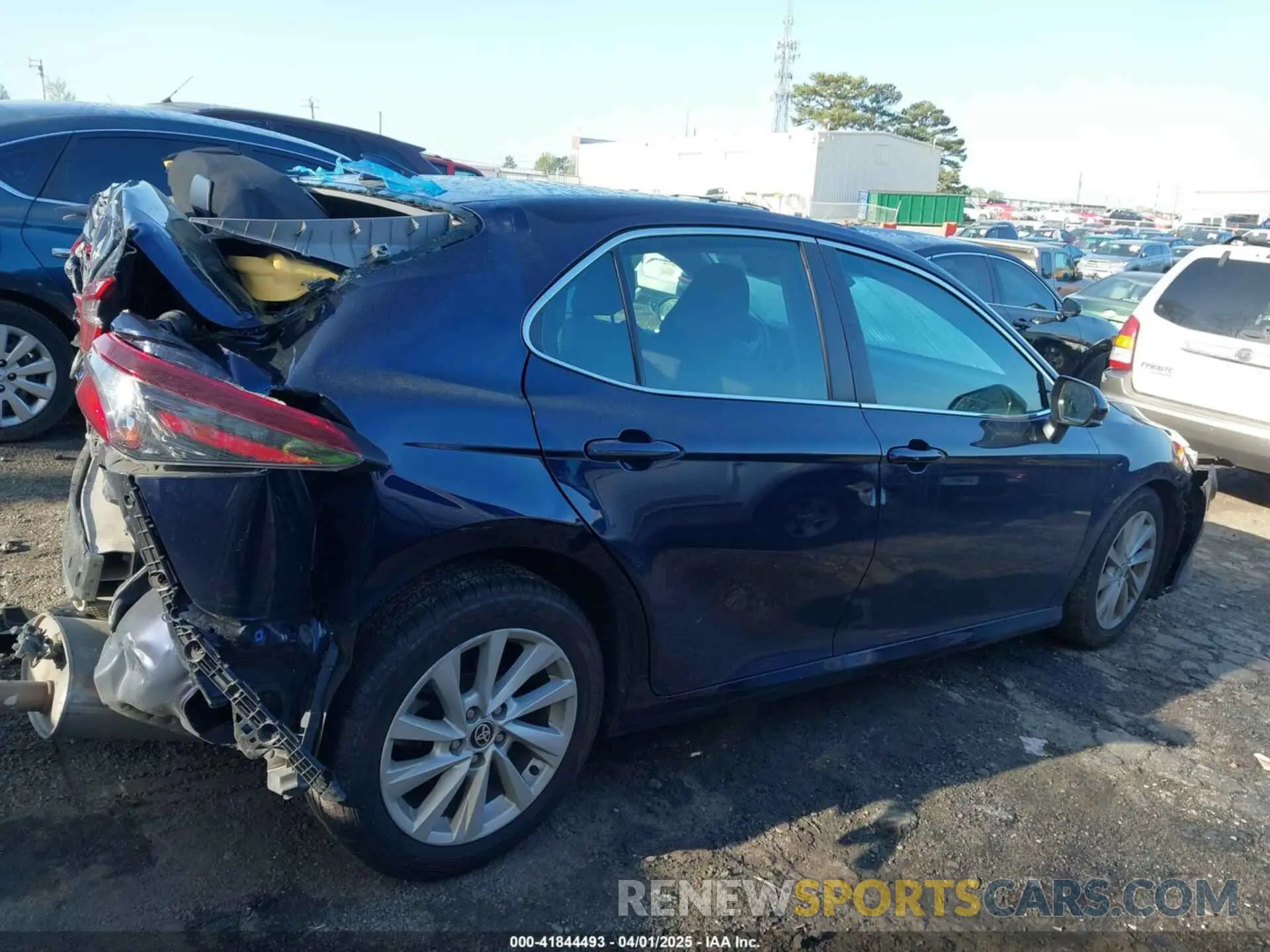 12 Фотография поврежденного автомобиля 4T1C11AK0NU674001 TOYOTA CAMRY 2022