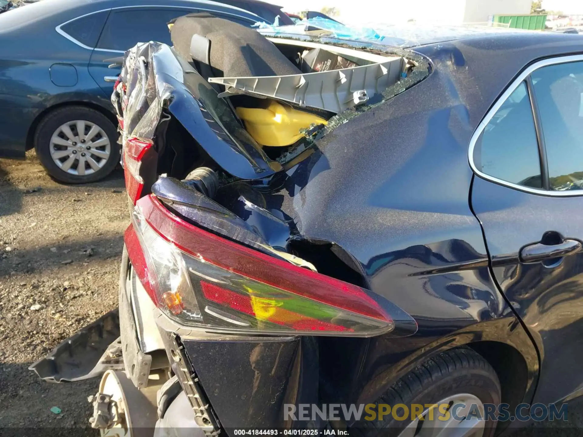 19 Фотография поврежденного автомобиля 4T1C11AK0NU674001 TOYOTA CAMRY 2022