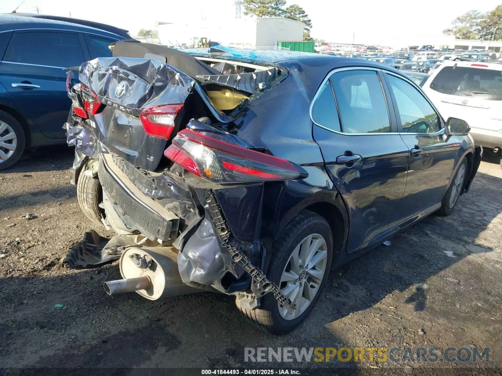 4 Фотография поврежденного автомобиля 4T1C11AK0NU674001 TOYOTA CAMRY 2022