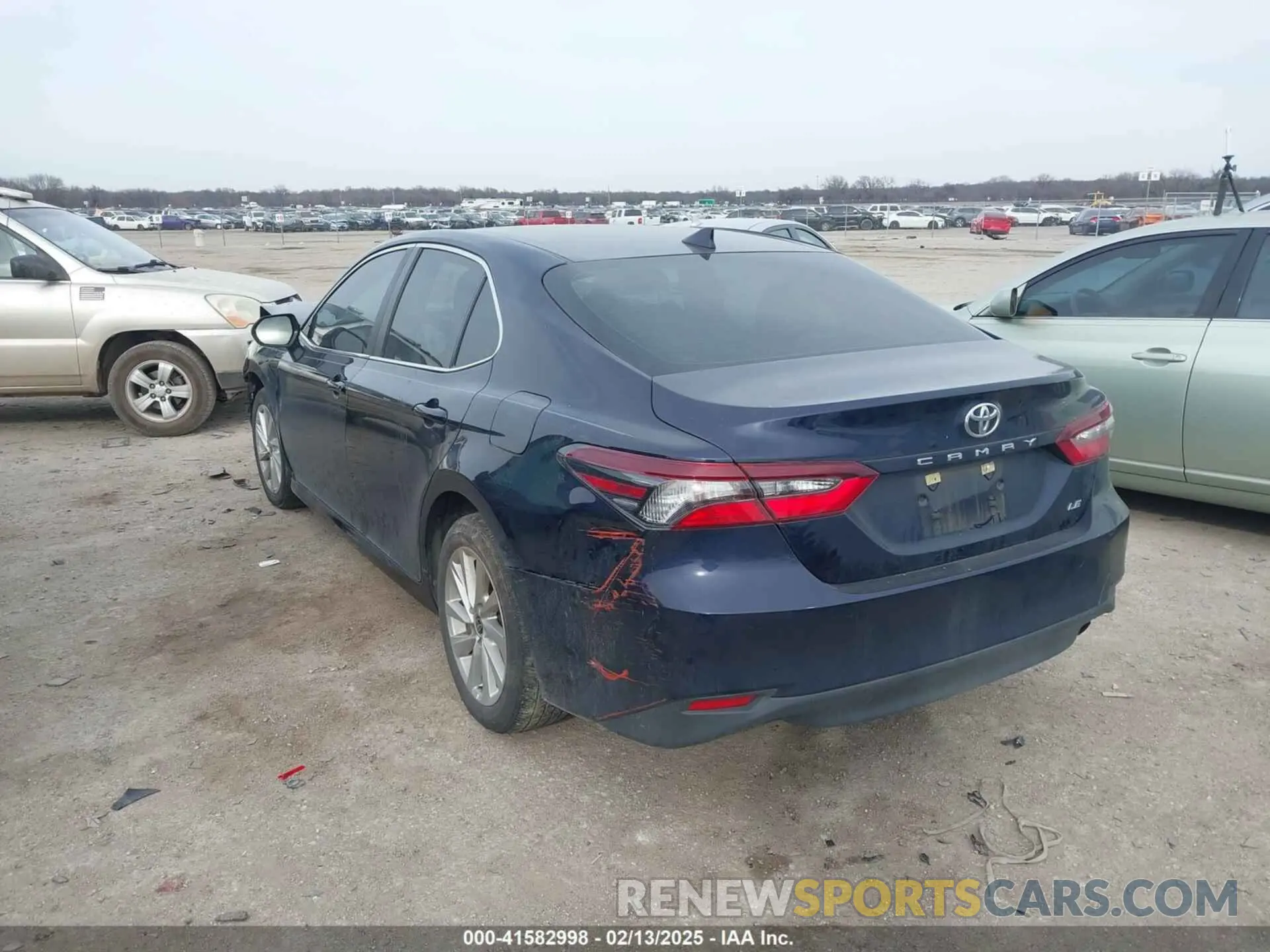 3 Photograph of a damaged car 4T1C11AK0NU674547 TOYOTA CAMRY 2022