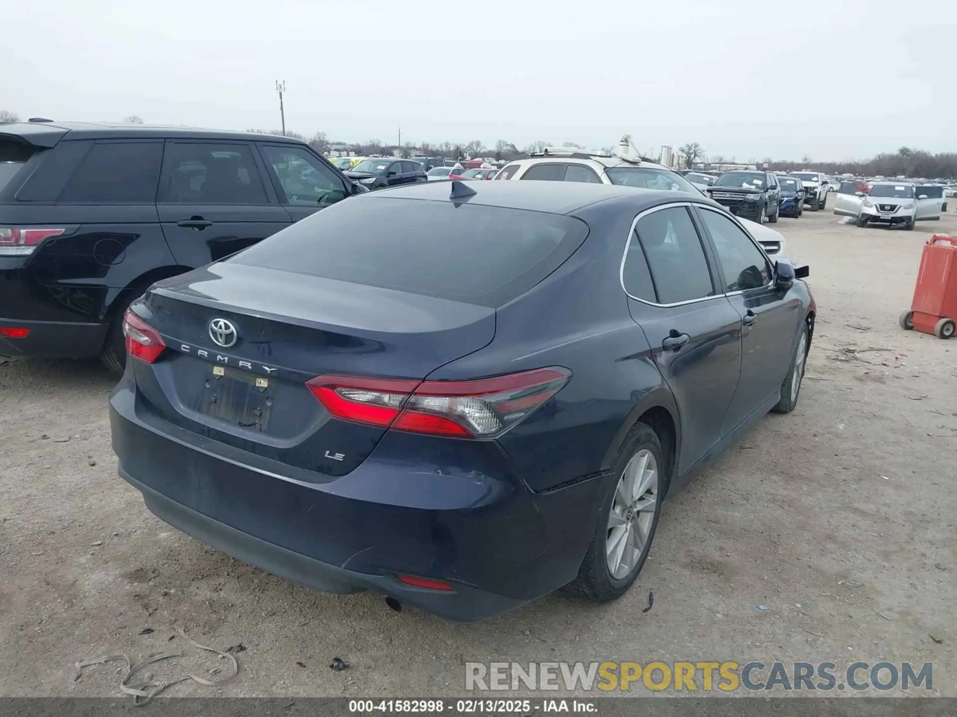 4 Photograph of a damaged car 4T1C11AK0NU674547 TOYOTA CAMRY 2022