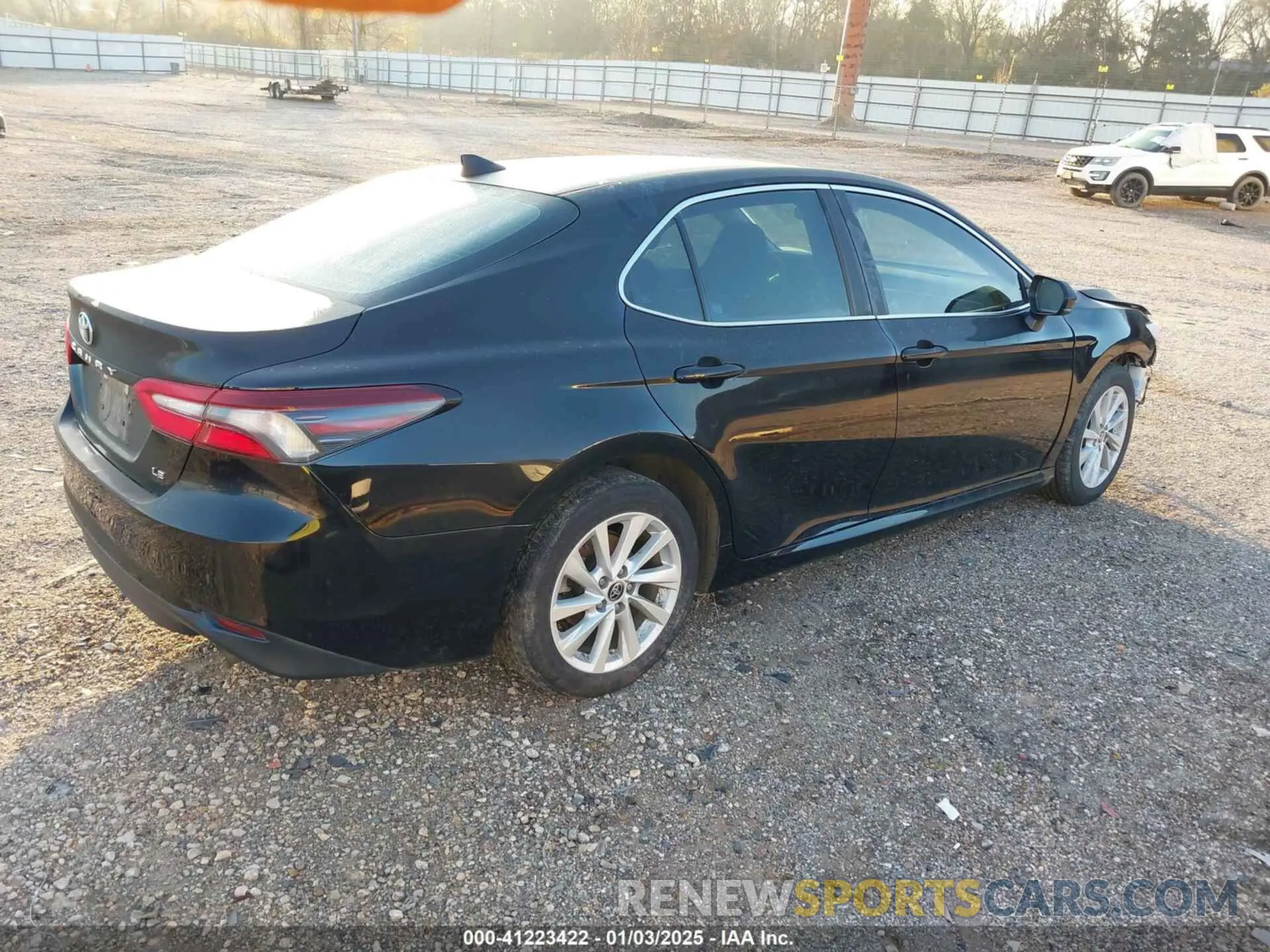 4 Фотография поврежденного автомобиля 4T1C11AK0NU692739 TOYOTA CAMRY 2022