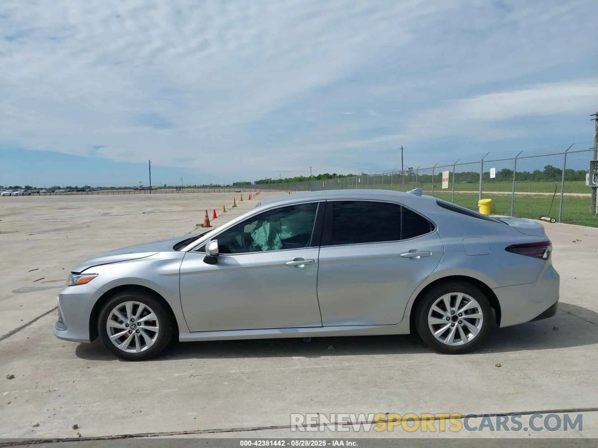 14 Фотография поврежденного автомобиля 4T1C11AK0NU698556 TOYOTA CAMRY 2022