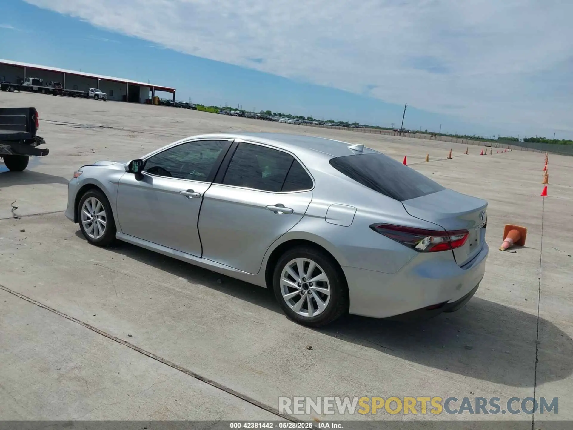 3 Фотография поврежденного автомобиля 4T1C11AK0NU698556 TOYOTA CAMRY 2022