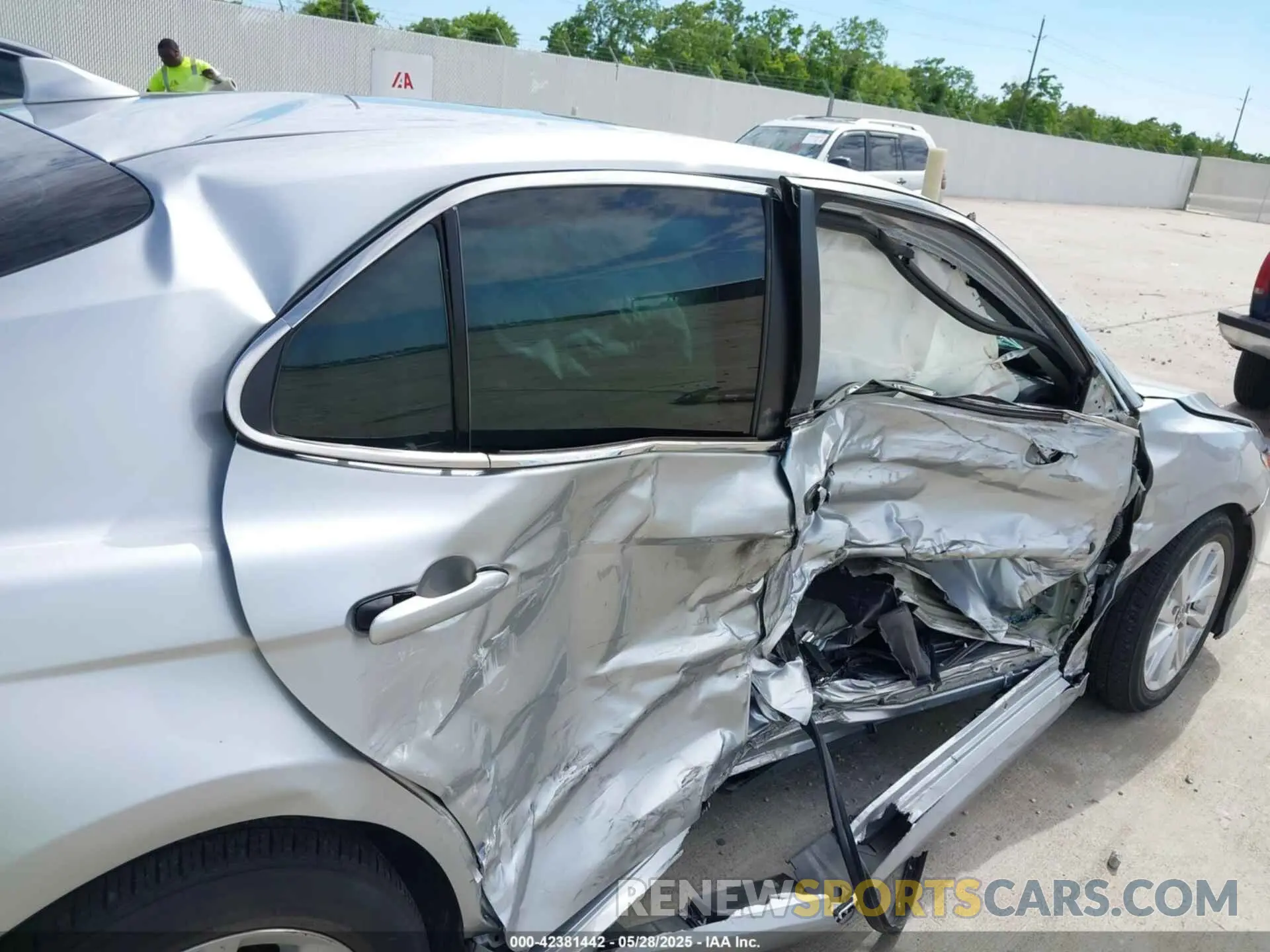 6 Фотография поврежденного автомобиля 4T1C11AK0NU698556 TOYOTA CAMRY 2022