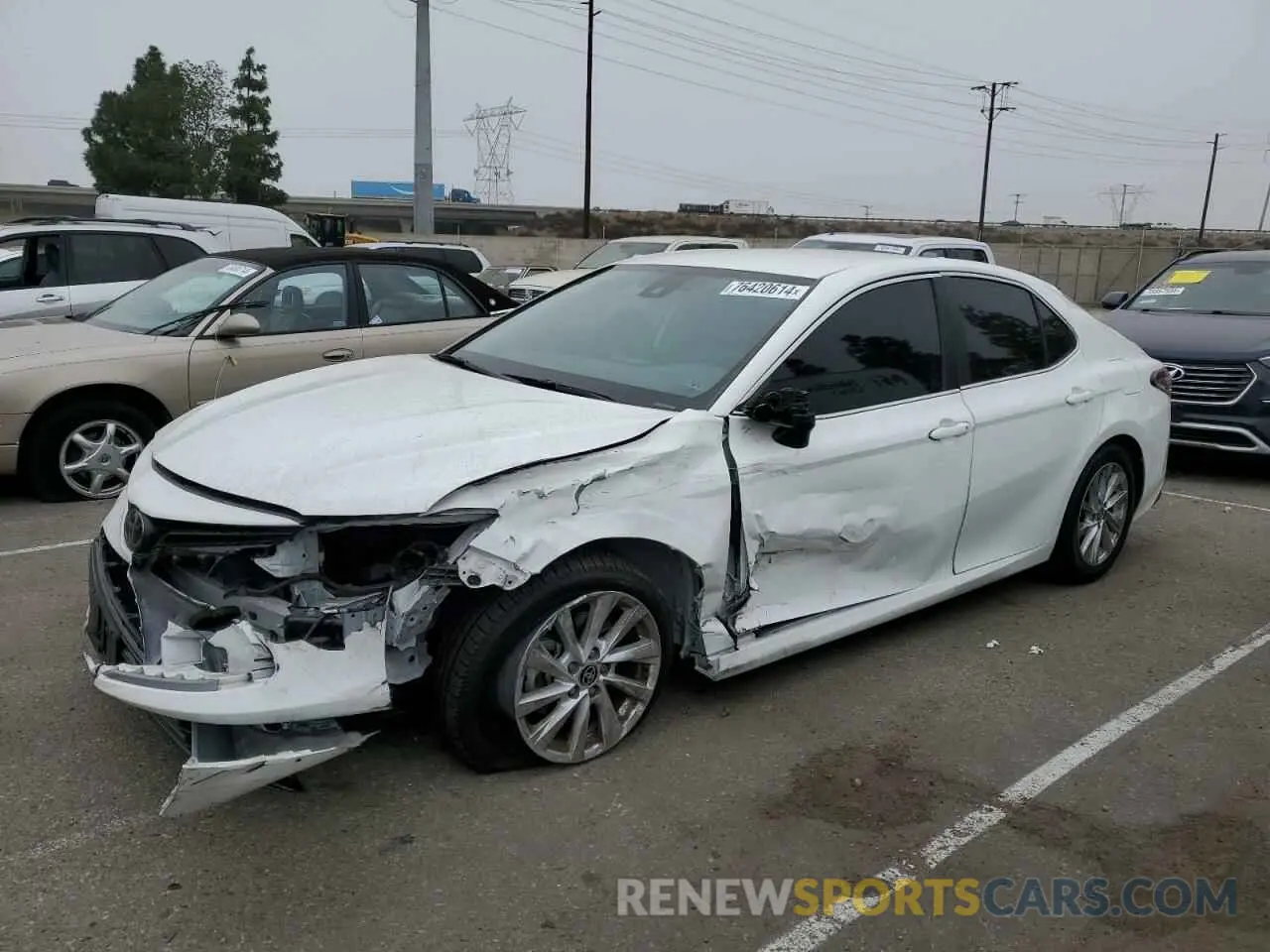 1 Photograph of a damaged car 4T1C11AK1NU072384 TOYOTA CAMRY 2022