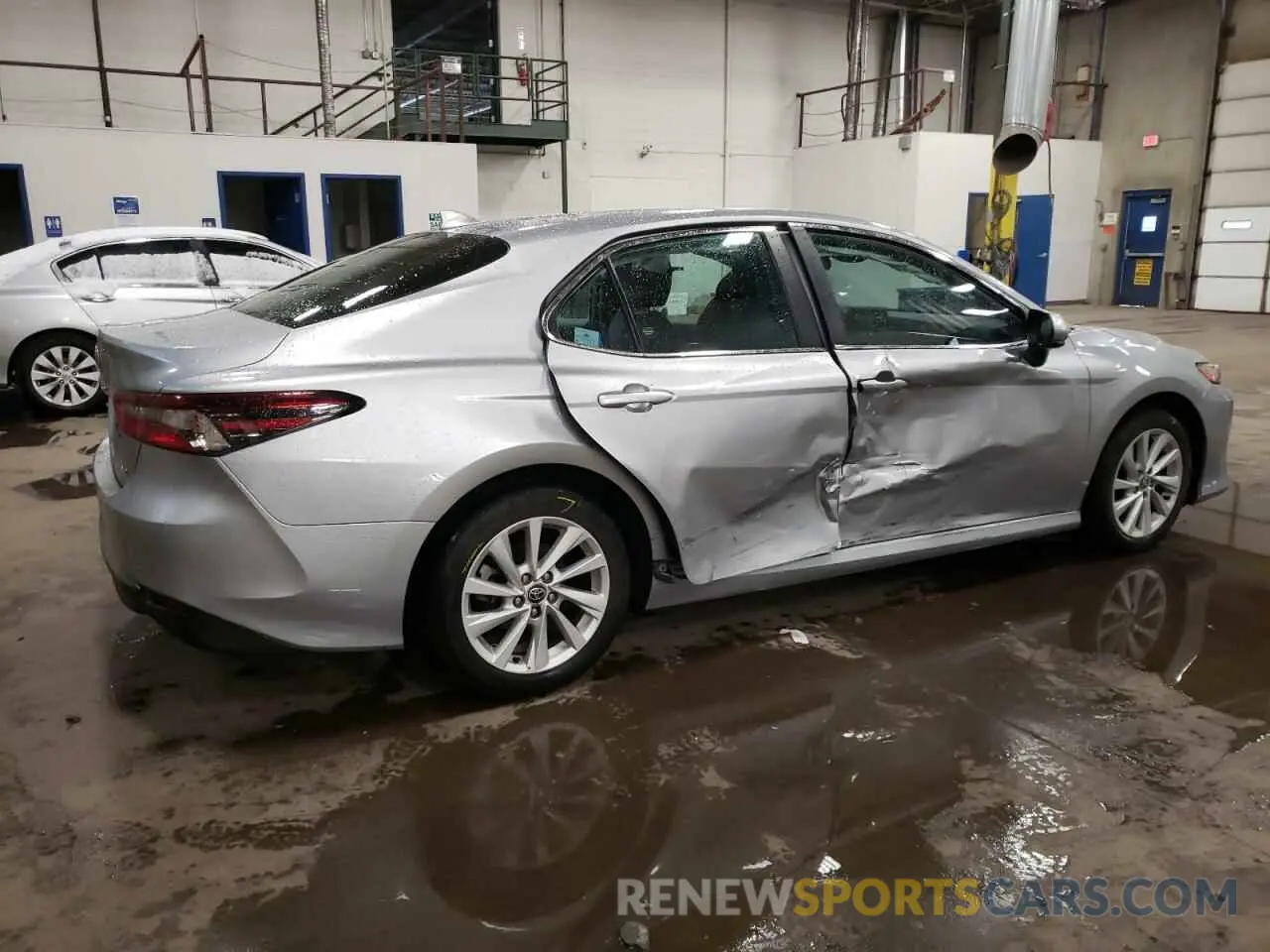 3 Photograph of a damaged car 4T1C11AK1NU647969 TOYOTA CAMRY 2022