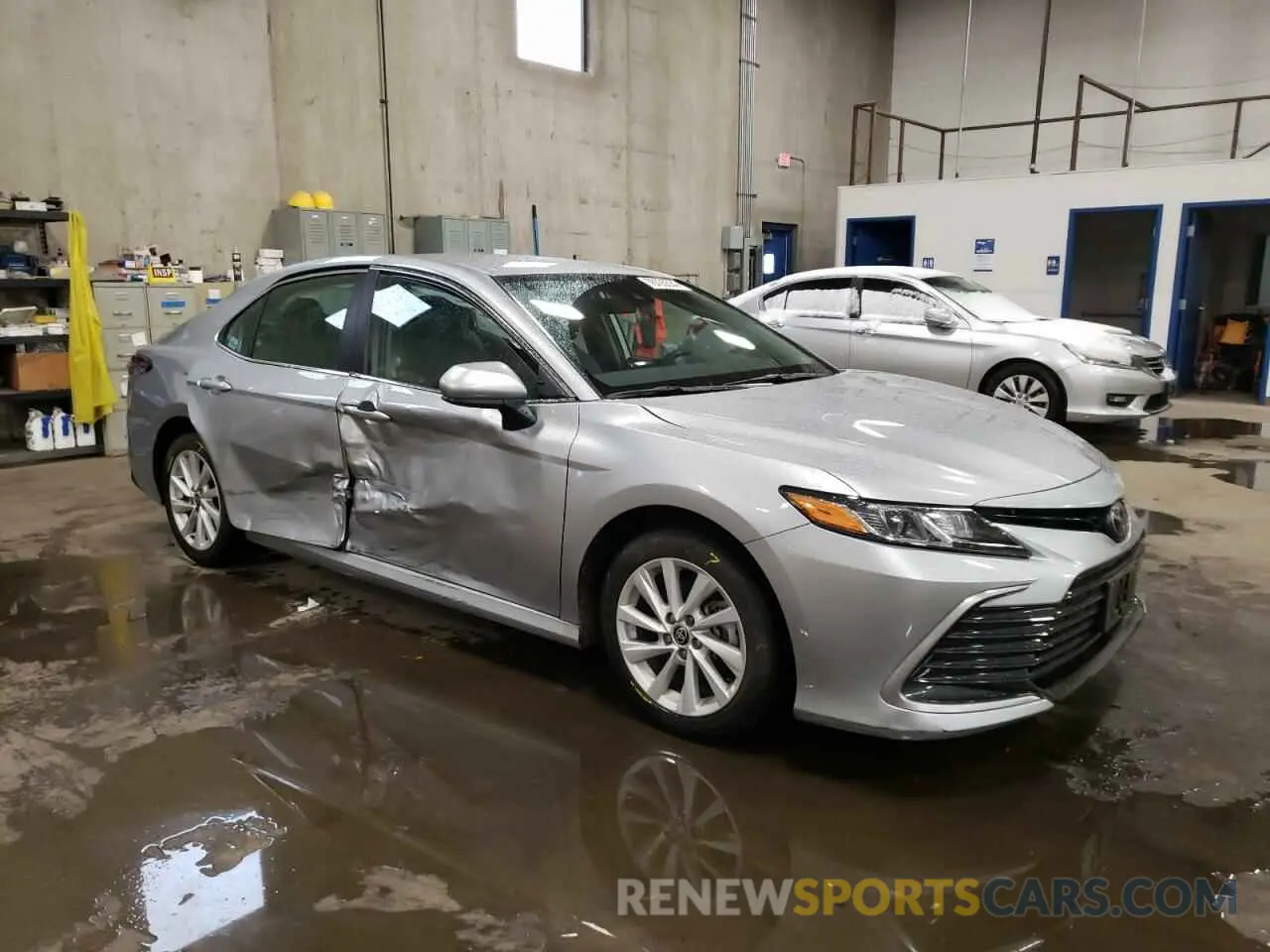 4 Photograph of a damaged car 4T1C11AK1NU647969 TOYOTA CAMRY 2022