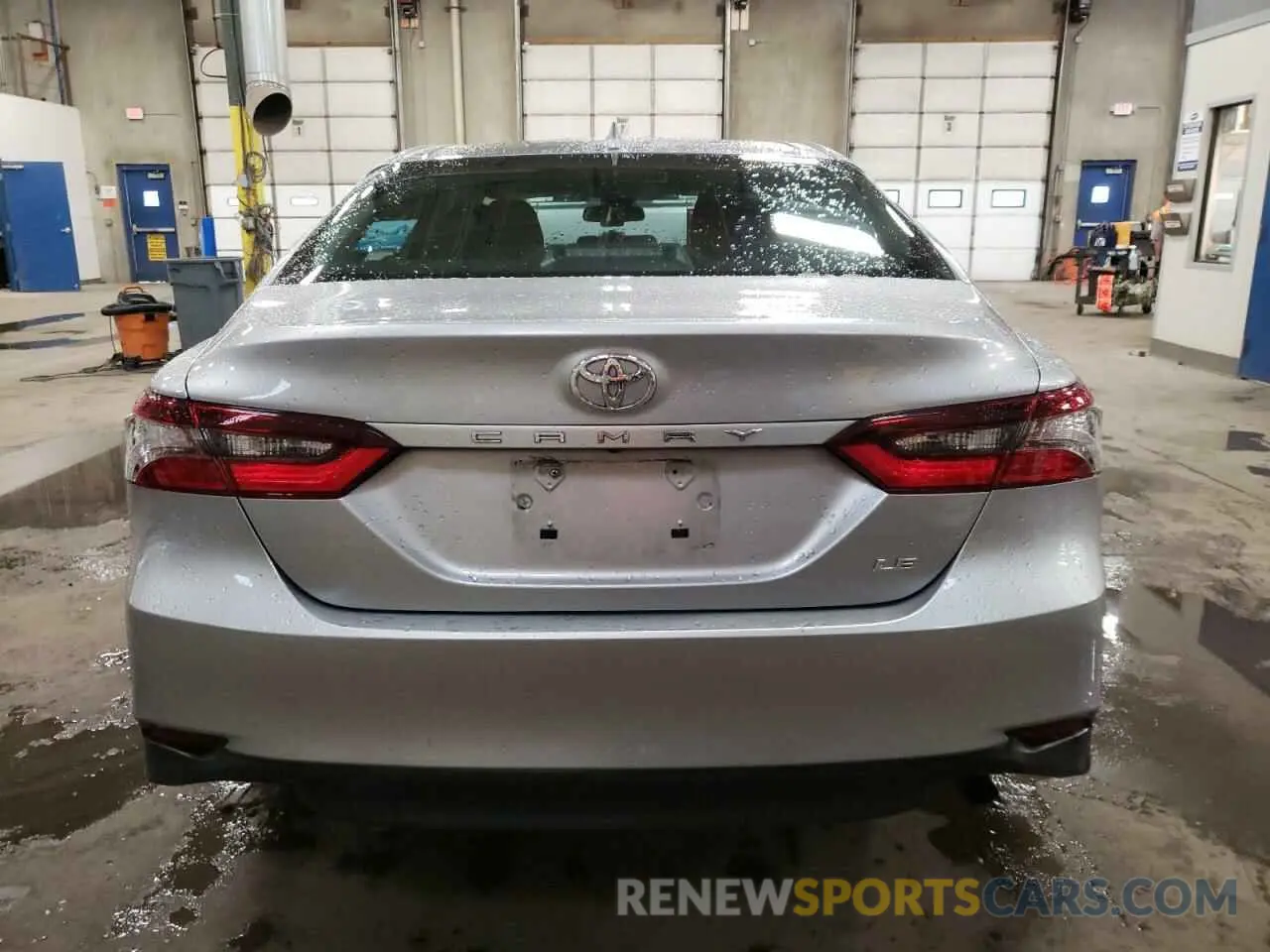 6 Photograph of a damaged car 4T1C11AK1NU647969 TOYOTA CAMRY 2022