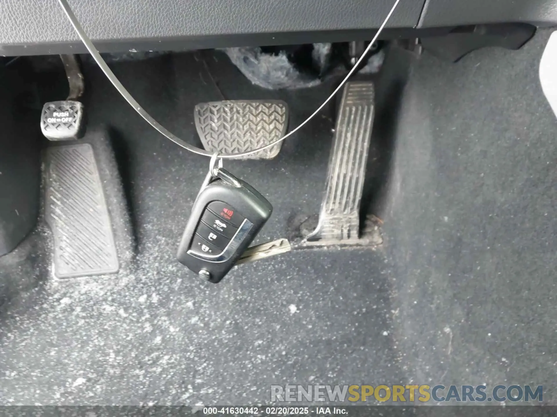 11 Photograph of a damaged car 4T1C11AK1NU650824 TOYOTA CAMRY 2022
