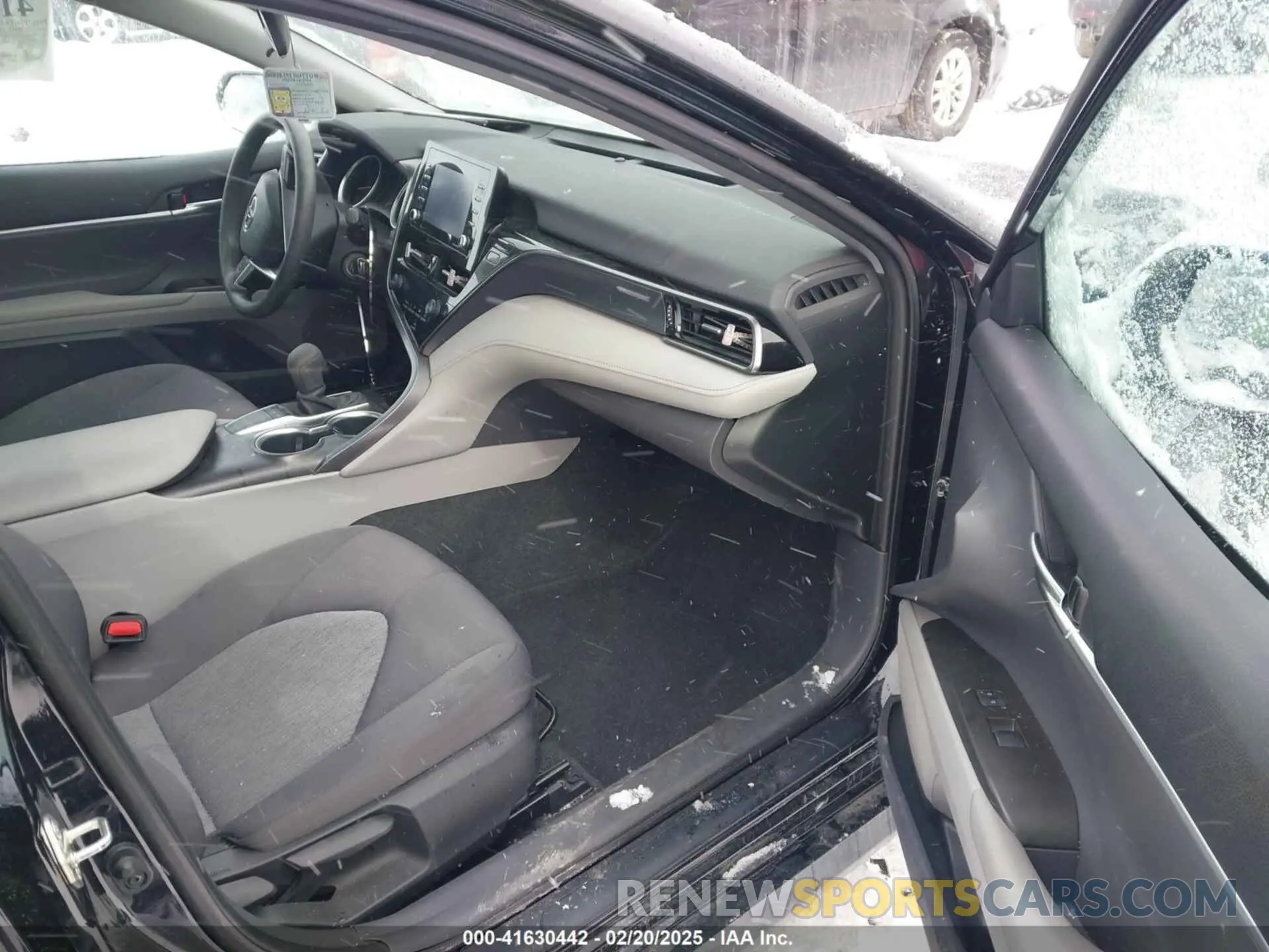 5 Photograph of a damaged car 4T1C11AK1NU650824 TOYOTA CAMRY 2022