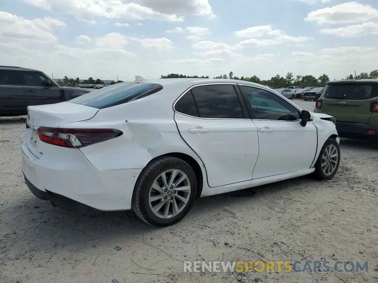 3 Photograph of a damaged car 4T1C11AK1NU667199 TOYOTA CAMRY 2022