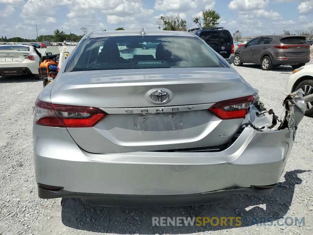 6 Photograph of a damaged car 4T1C11AK1NU683368 TOYOTA CAMRY 2022