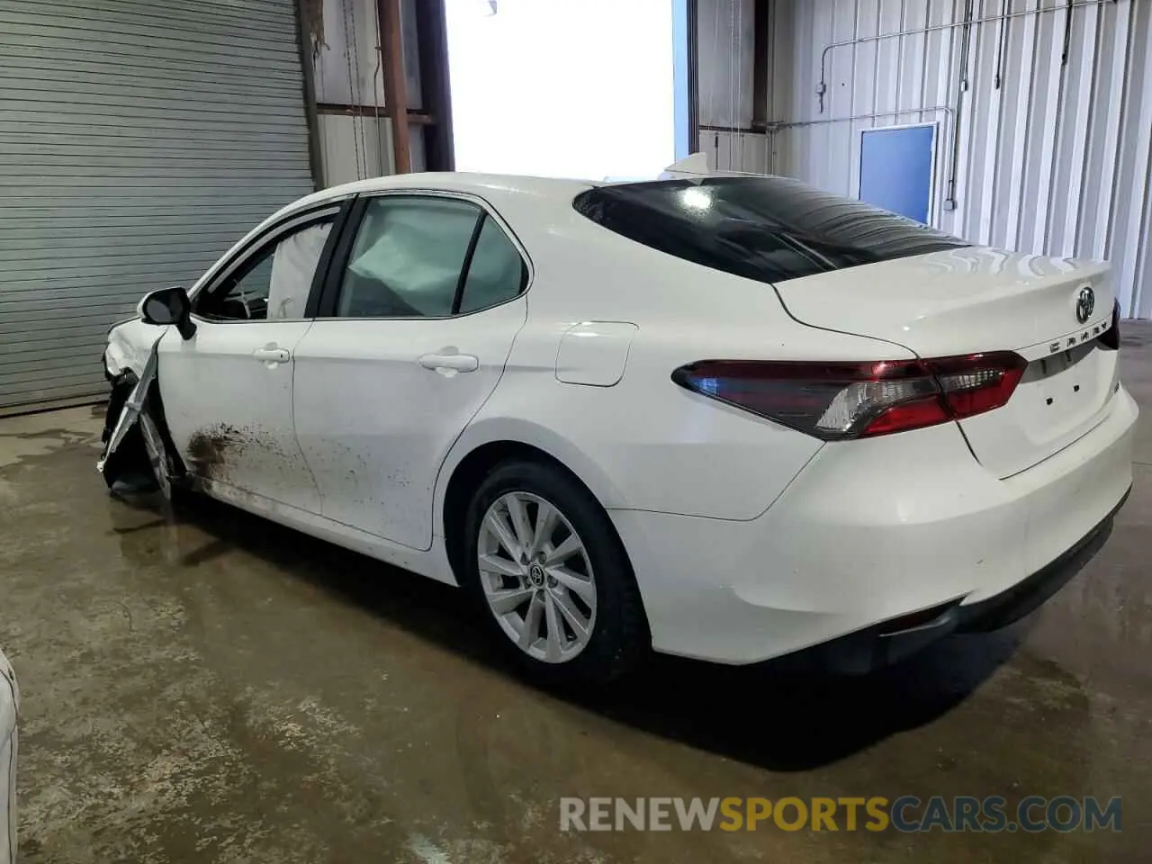 2 Фотография поврежденного автомобиля 4T1C11AK2NU074791 TOYOTA CAMRY 2022