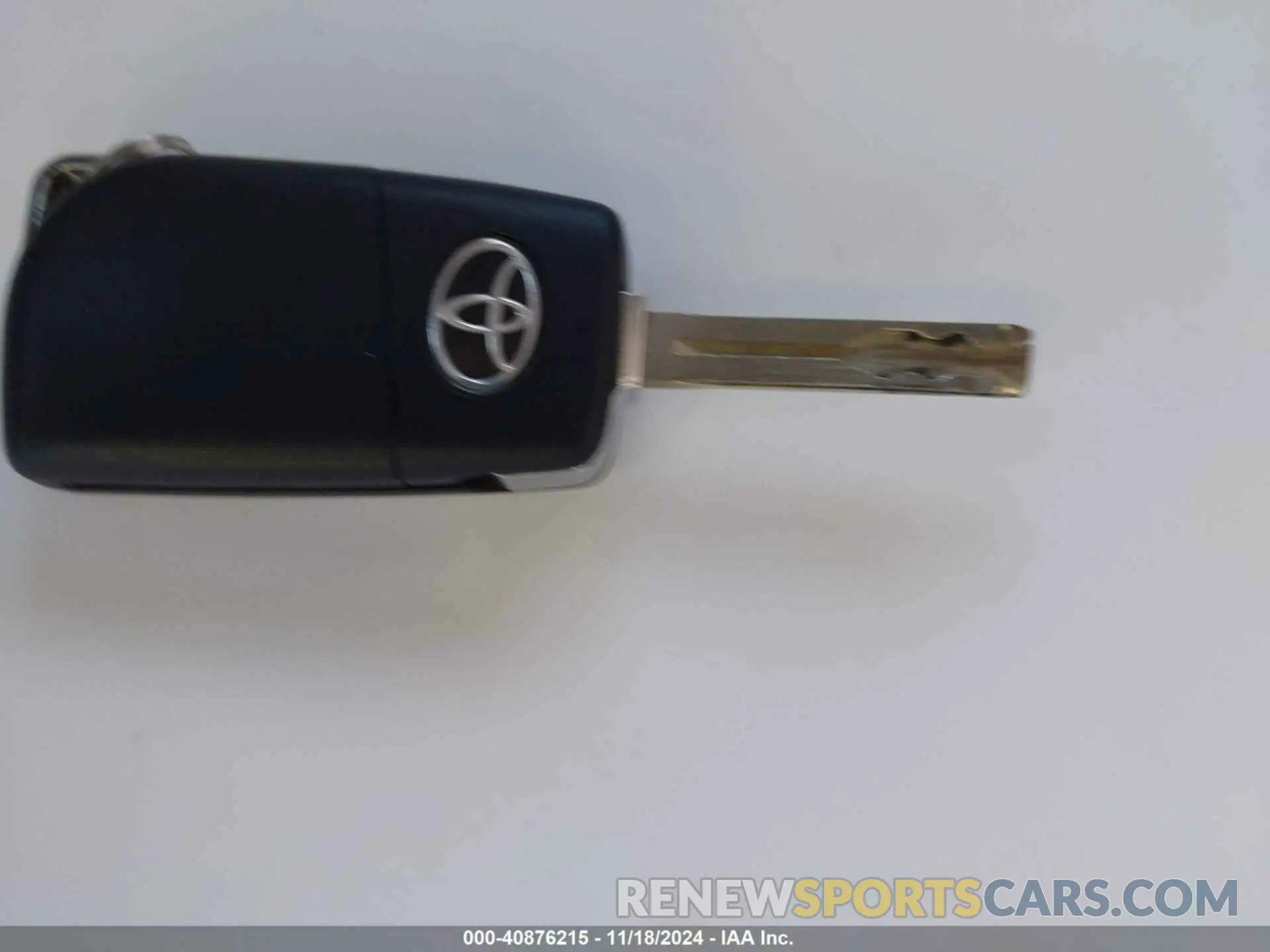 11 Photograph of a damaged car 4T1C11AK2NU617475 TOYOTA CAMRY 2022