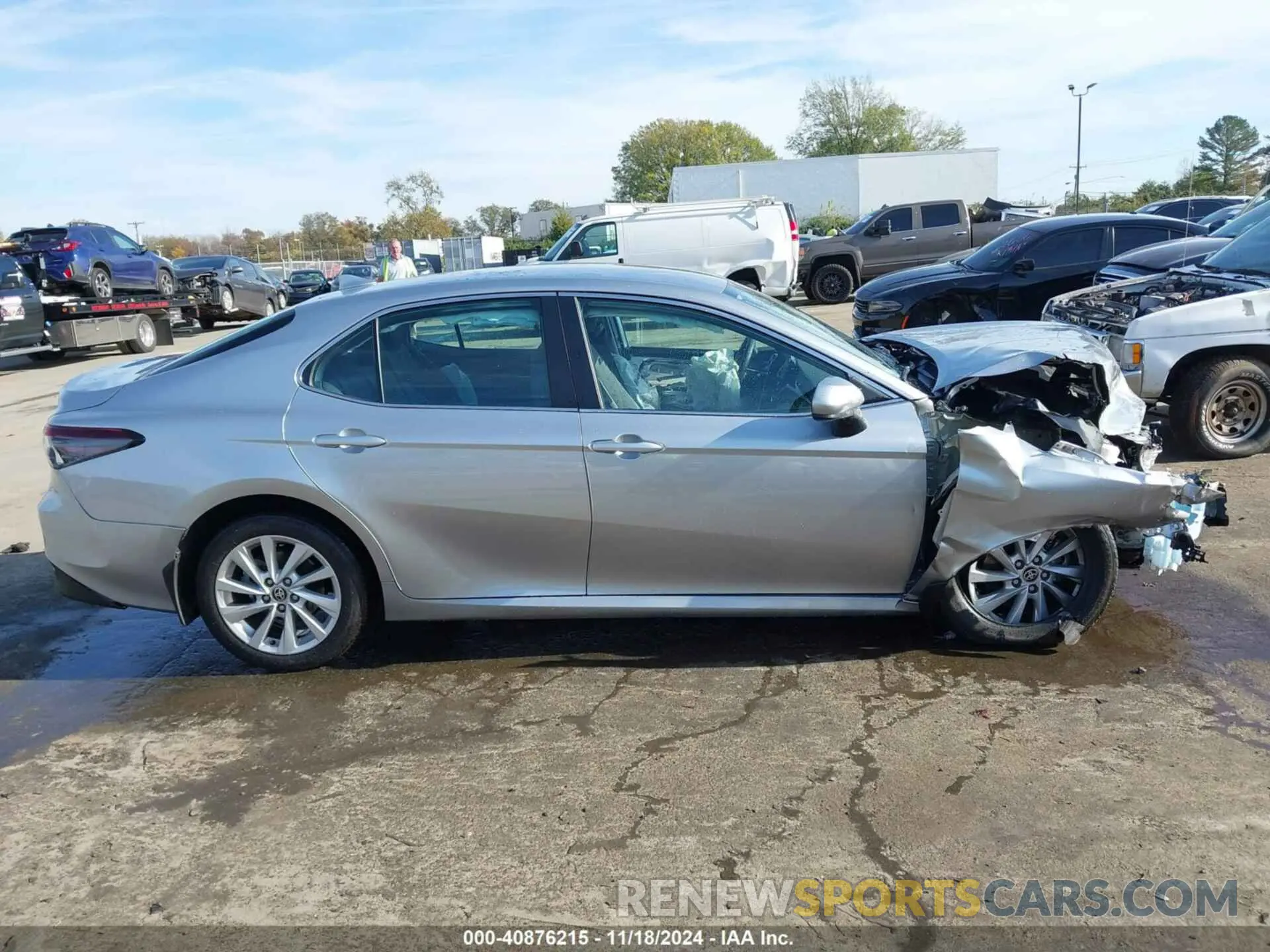14 Photograph of a damaged car 4T1C11AK2NU617475 TOYOTA CAMRY 2022