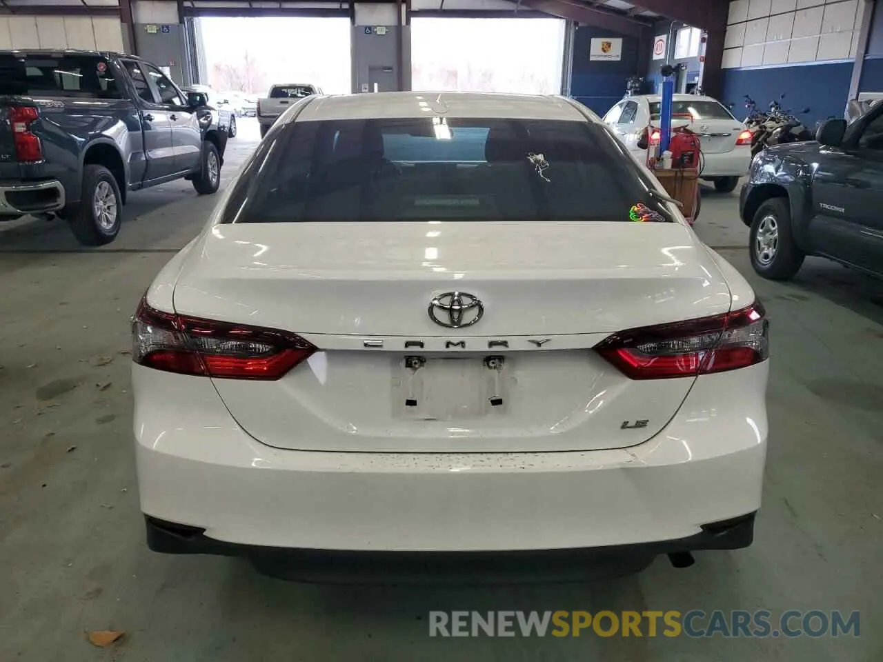 6 Photograph of a damaged car 4T1C11AK2NU634860 TOYOTA CAMRY 2022