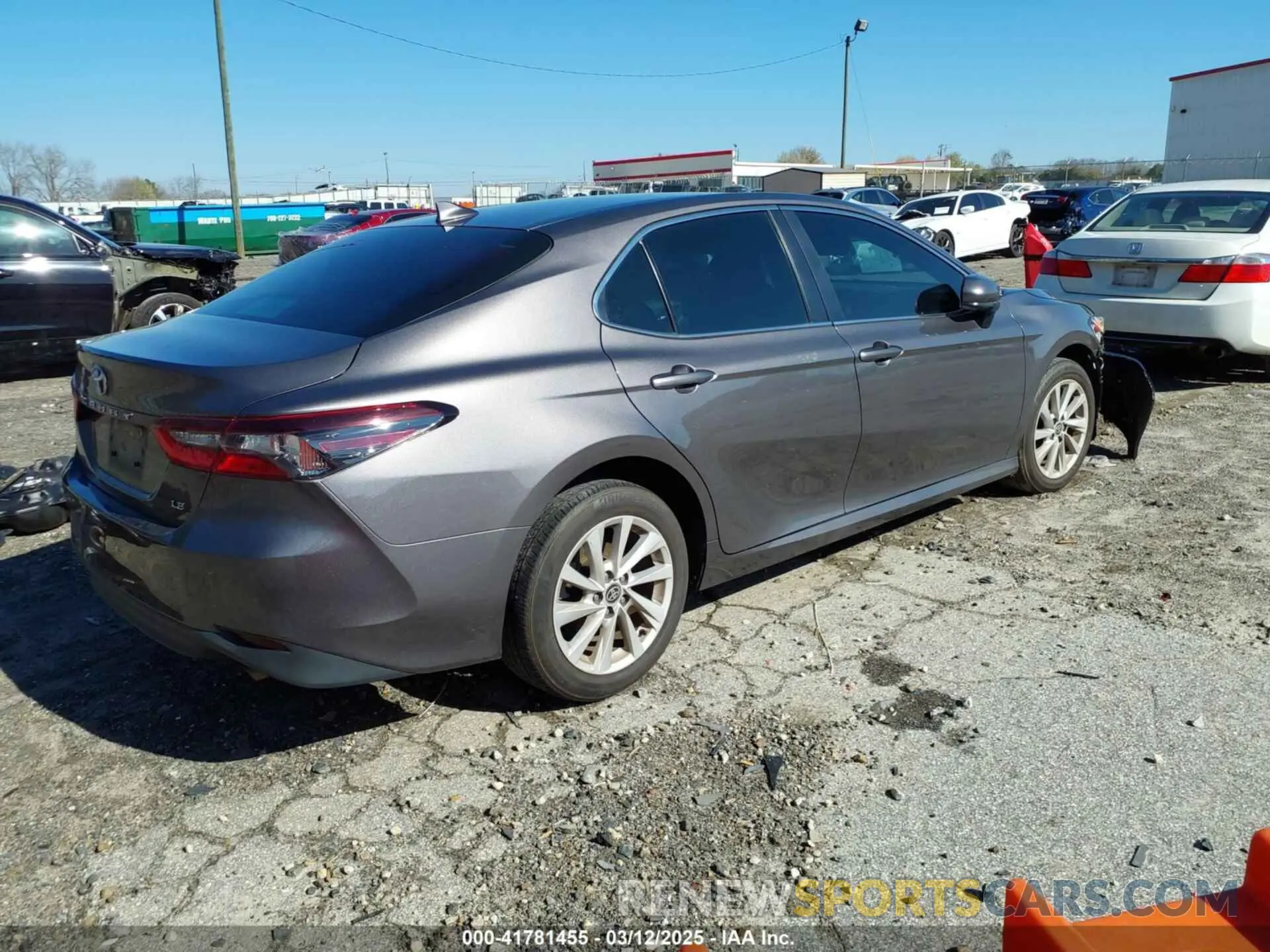 4 Photograph of a damaged car 4T1C11AK2NU675215 TOYOTA CAMRY 2022