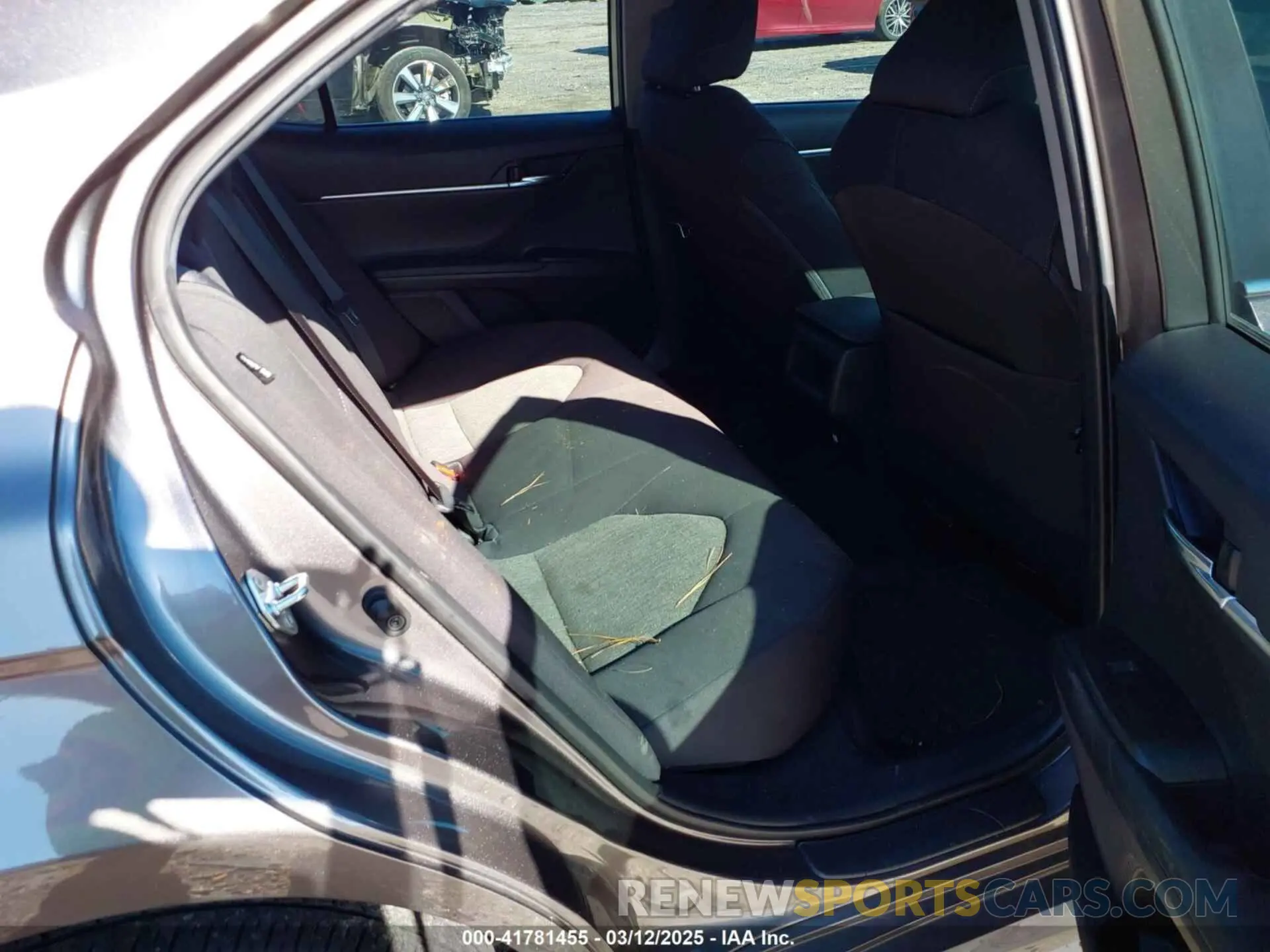 8 Photograph of a damaged car 4T1C11AK2NU675215 TOYOTA CAMRY 2022