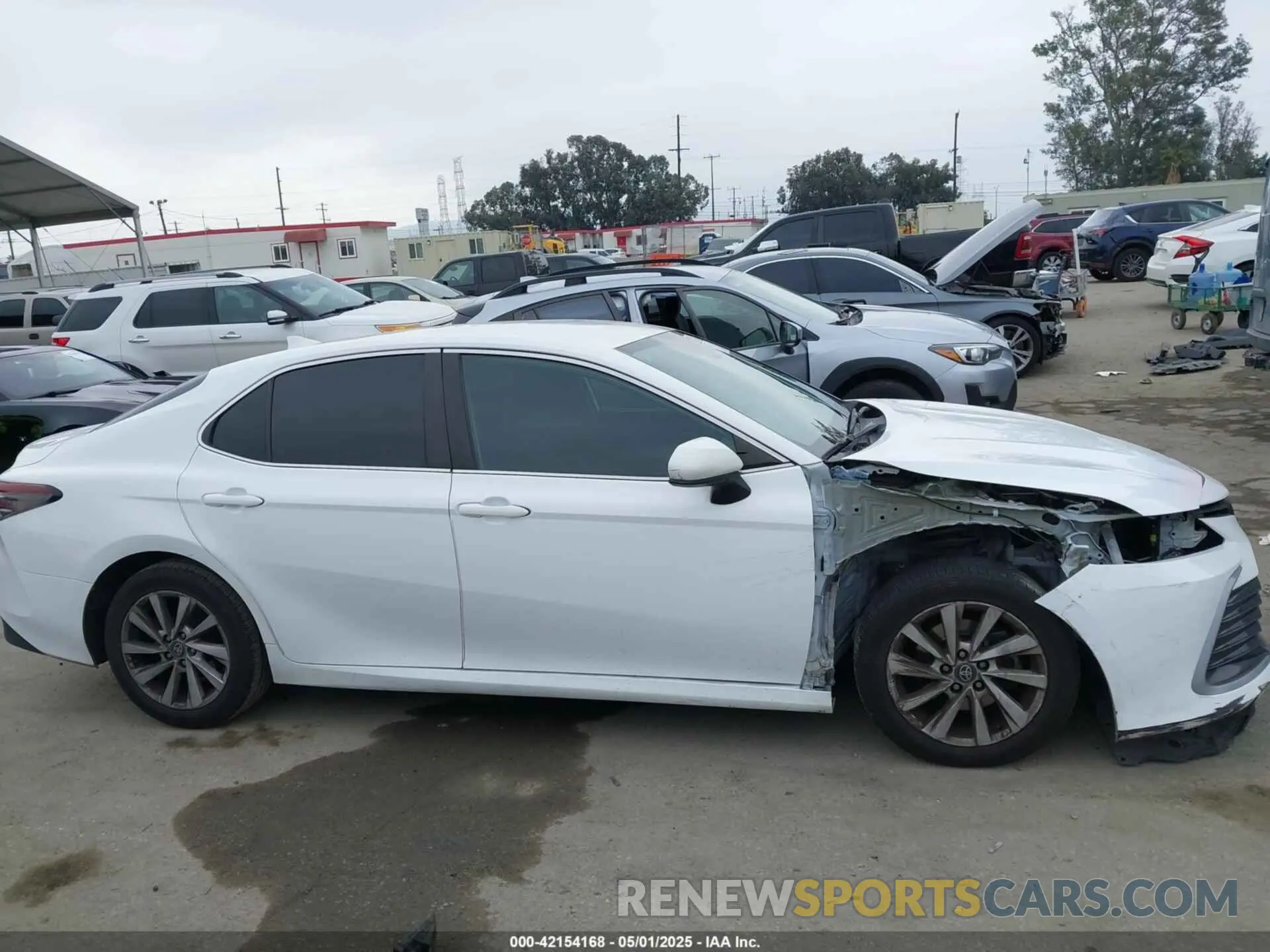 14 Photograph of a damaged car 4T1C11AK3NU625990 TOYOTA CAMRY 2022