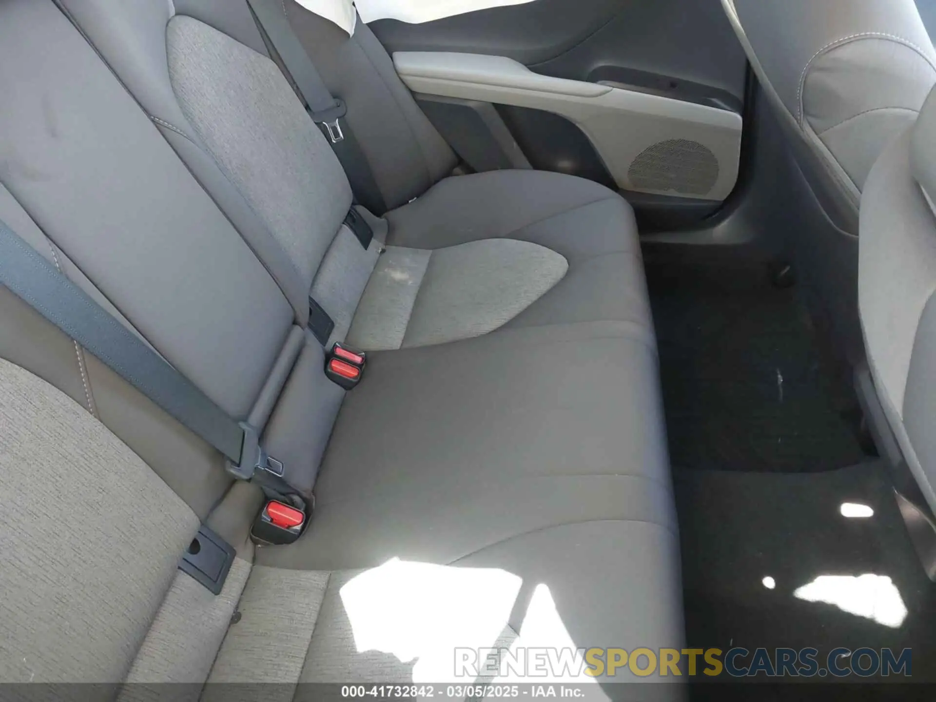 8 Фотография поврежденного автомобиля 4T1C11AK3NU627058 TOYOTA CAMRY 2022