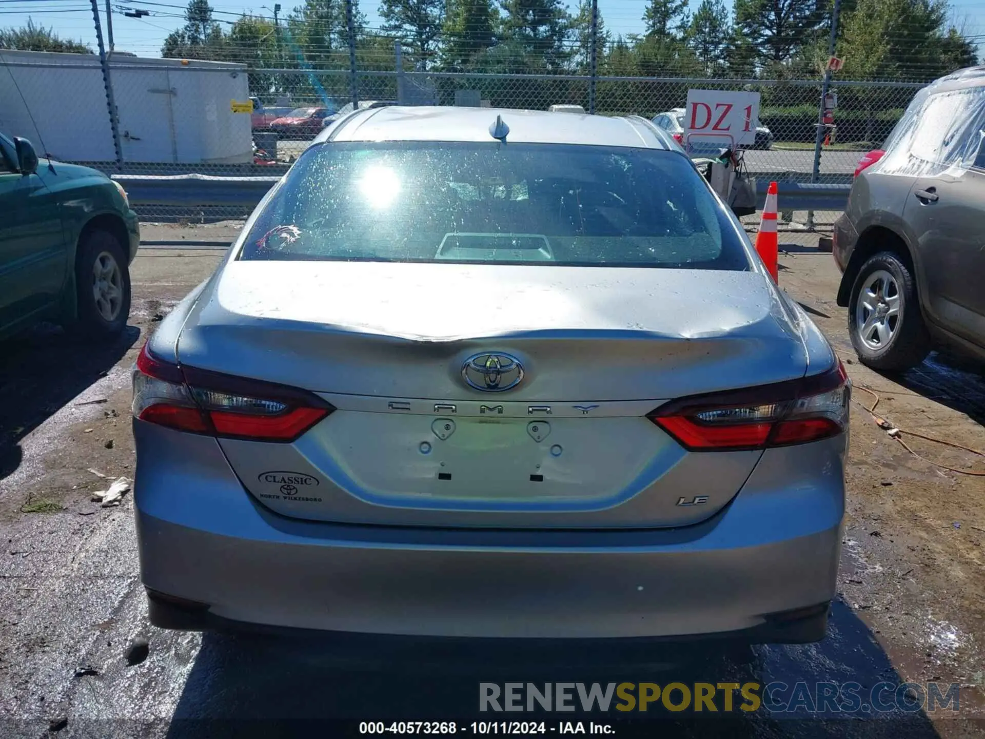 17 Photograph of a damaged car 4T1C11AK4NU061430 TOYOTA CAMRY 2022