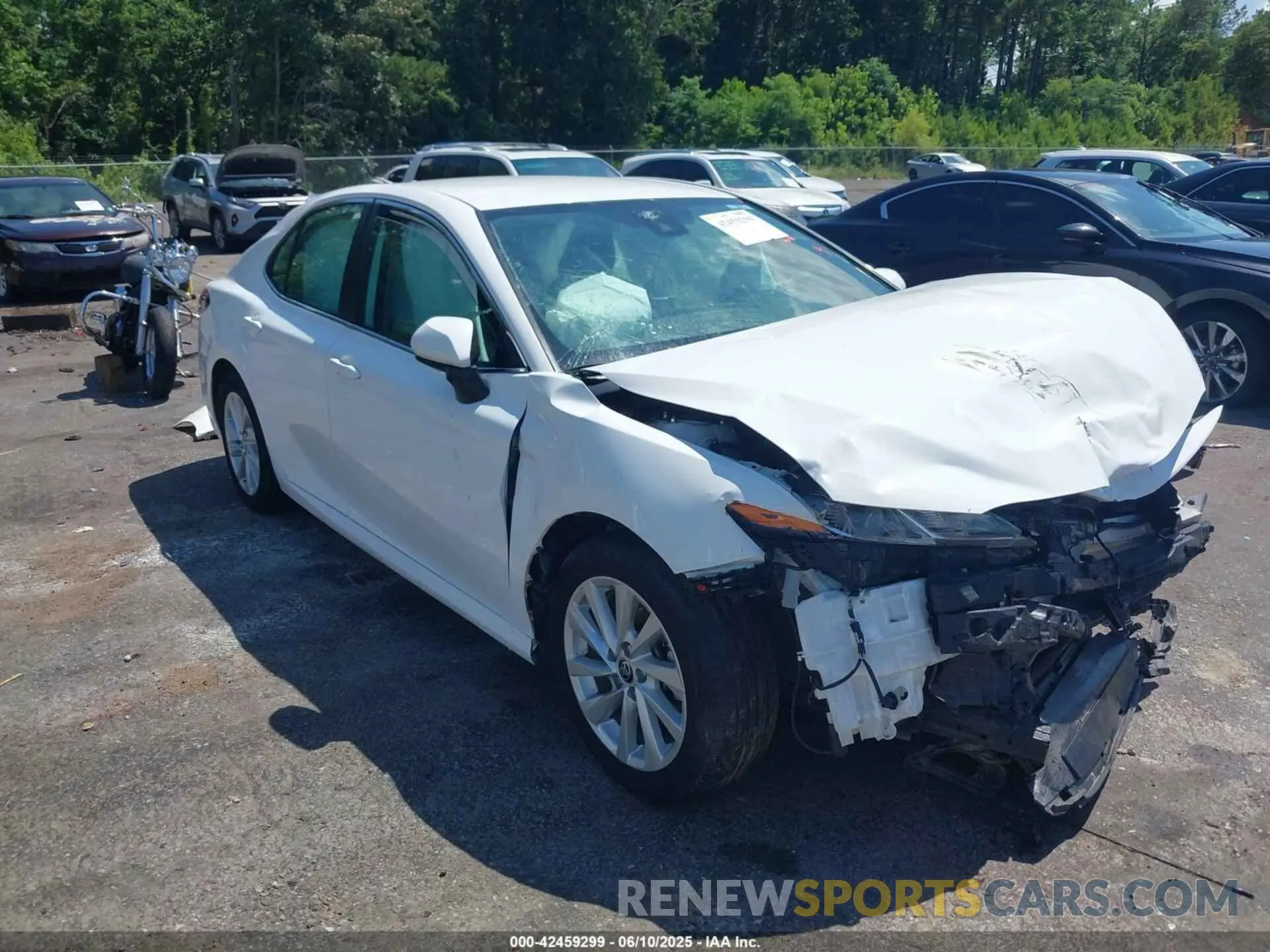1 Photograph of a damaged car 4T1C11AK4NU633161 TOYOTA CAMRY 2022