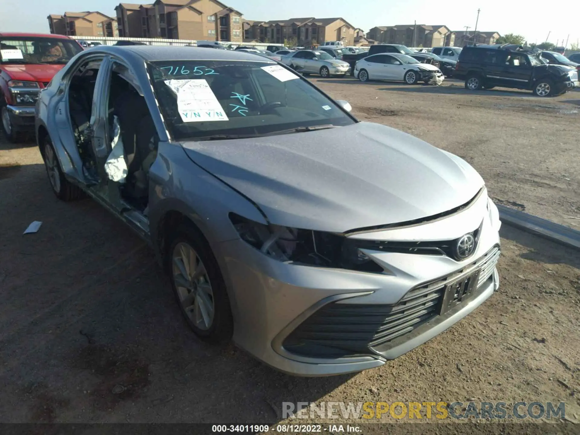 1 Фотография поврежденного автомобиля 4T1C11AK4NU646184 TOYOTA CAMRY 2022