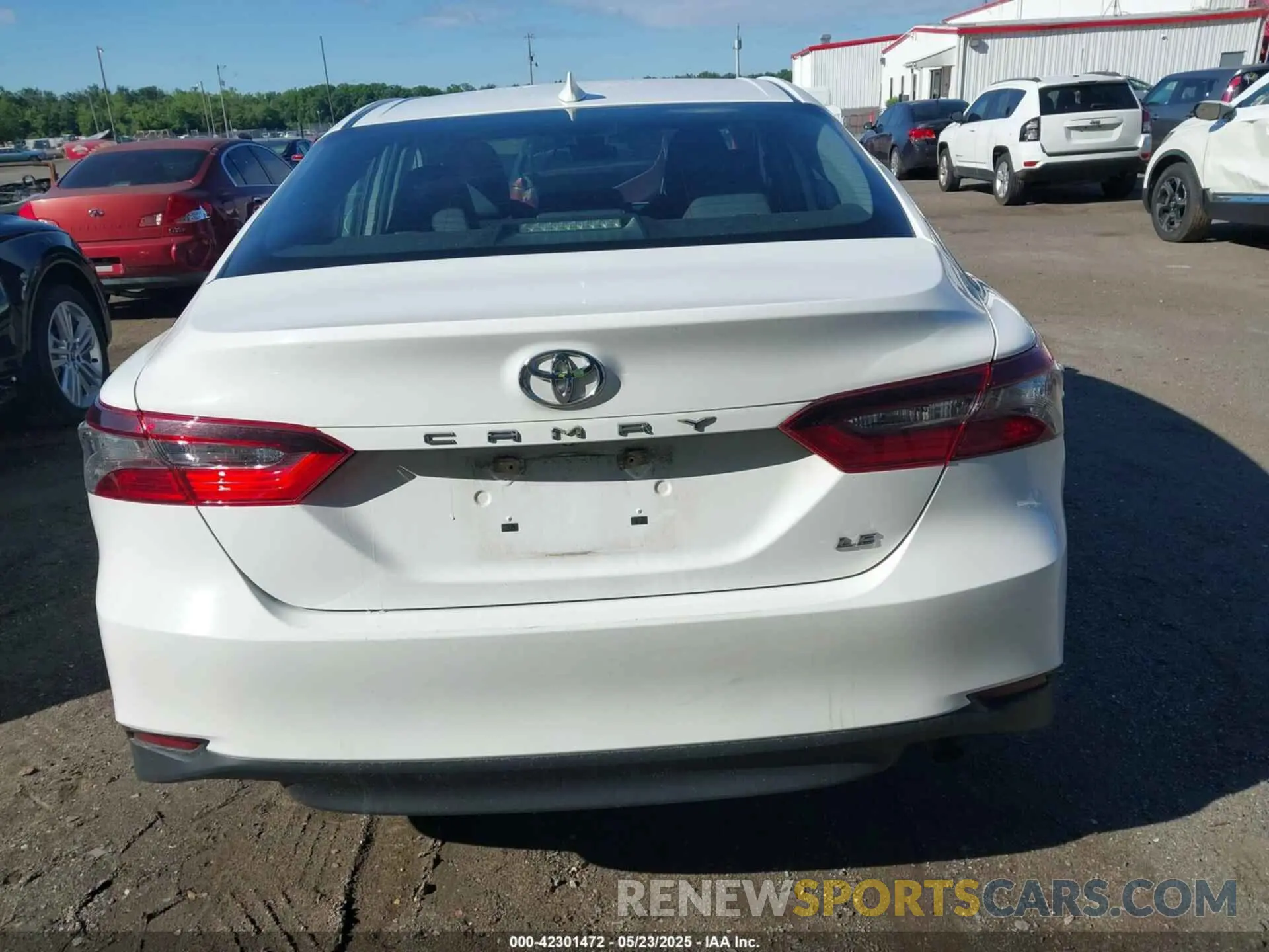 16 Photograph of a damaged car 4T1C11AK4NU646783 TOYOTA CAMRY 2022
