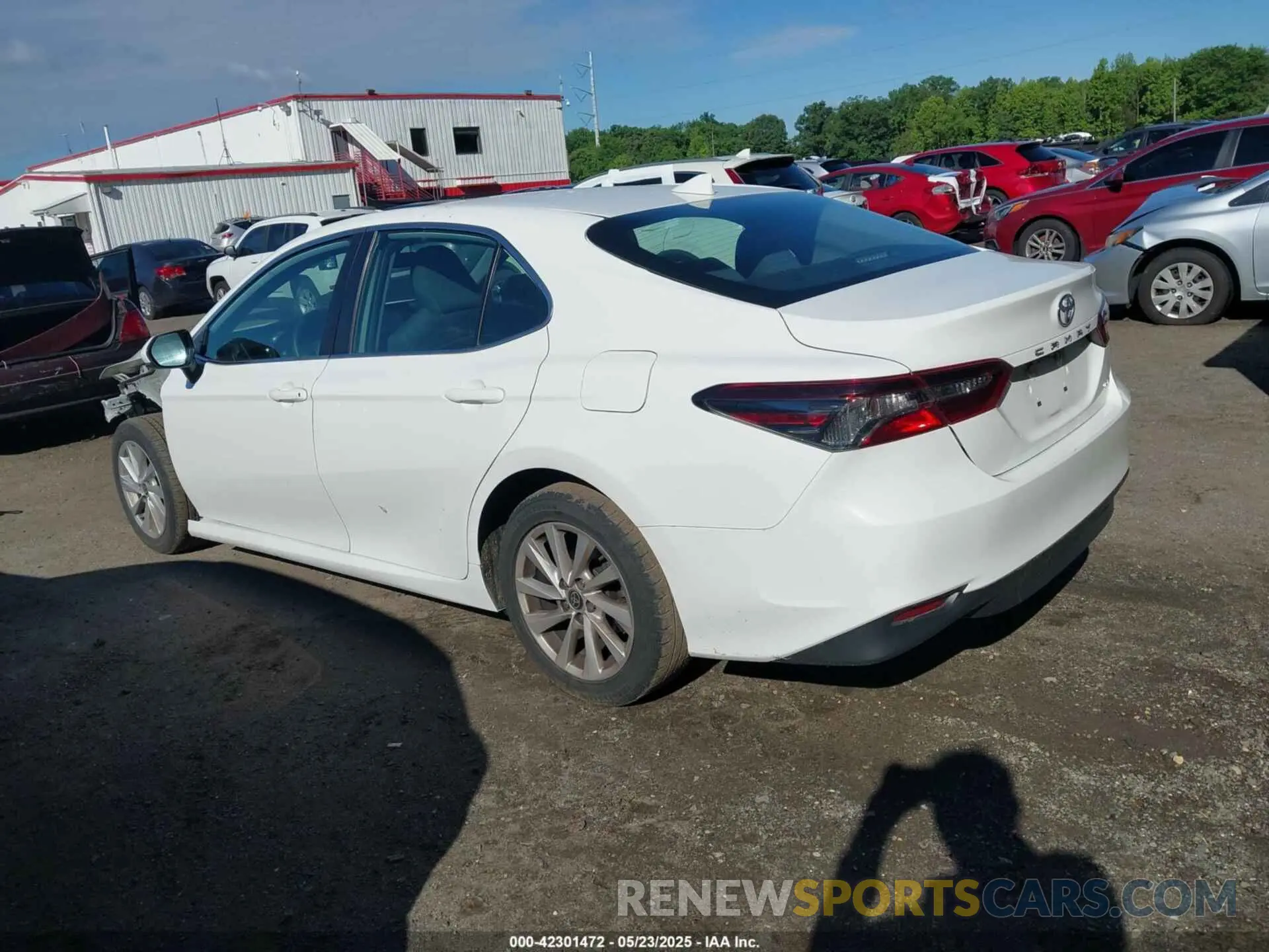 3 Photograph of a damaged car 4T1C11AK4NU646783 TOYOTA CAMRY 2022