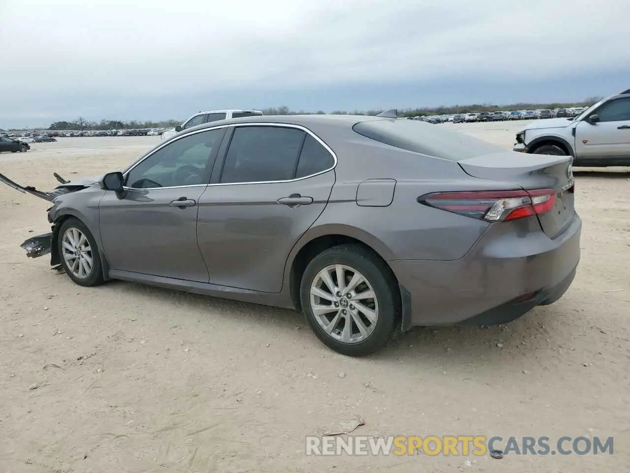 2 Фотография поврежденного автомобиля 4T1C11AK4NU687091 TOYOTA CAMRY 2022