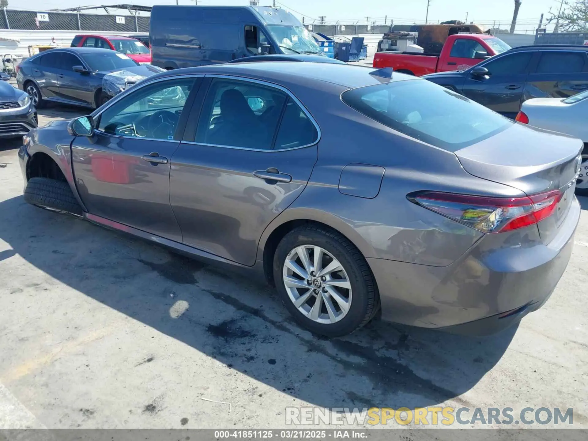 3 Photograph of a damaged car 4T1C11AK4NU696597 TOYOTA CAMRY 2022