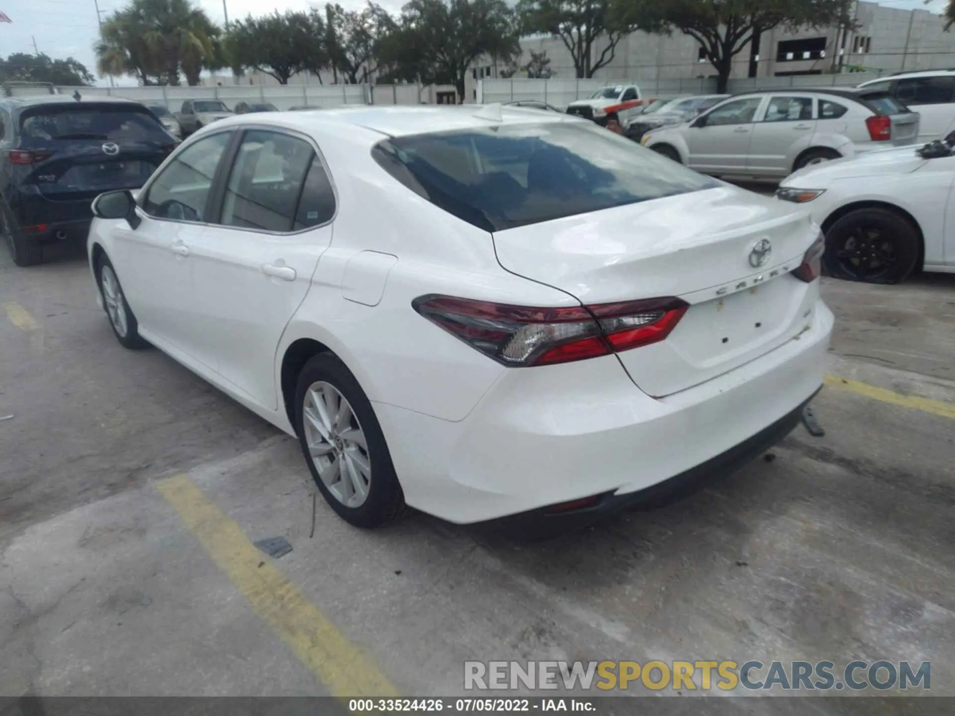3 Photograph of a damaged car 4T1C11AK5NU011782 TOYOTA CAMRY 2022