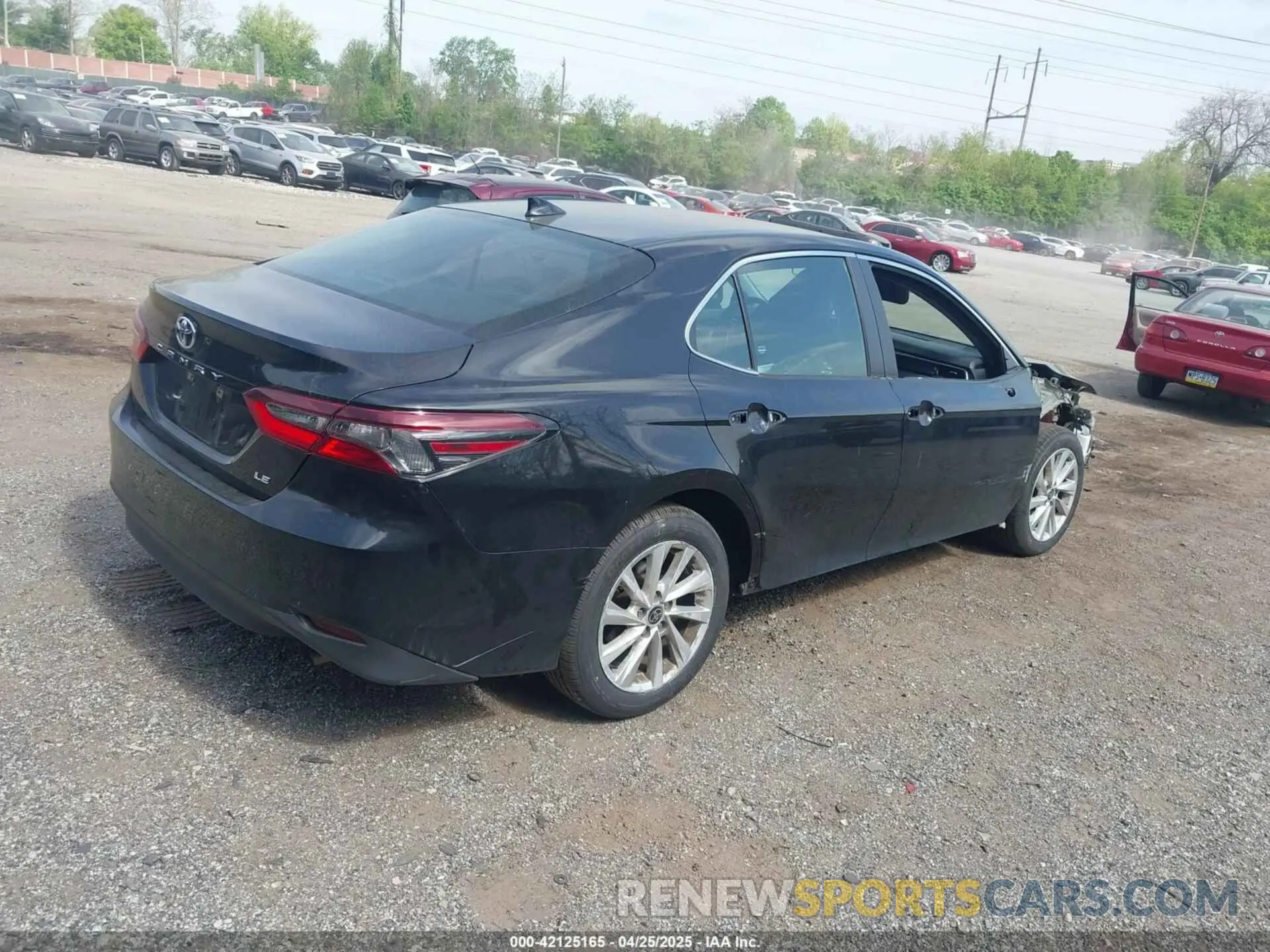 4 Photograph of a damaged car 4T1C11AK5NU016979 TOYOTA CAMRY 2022