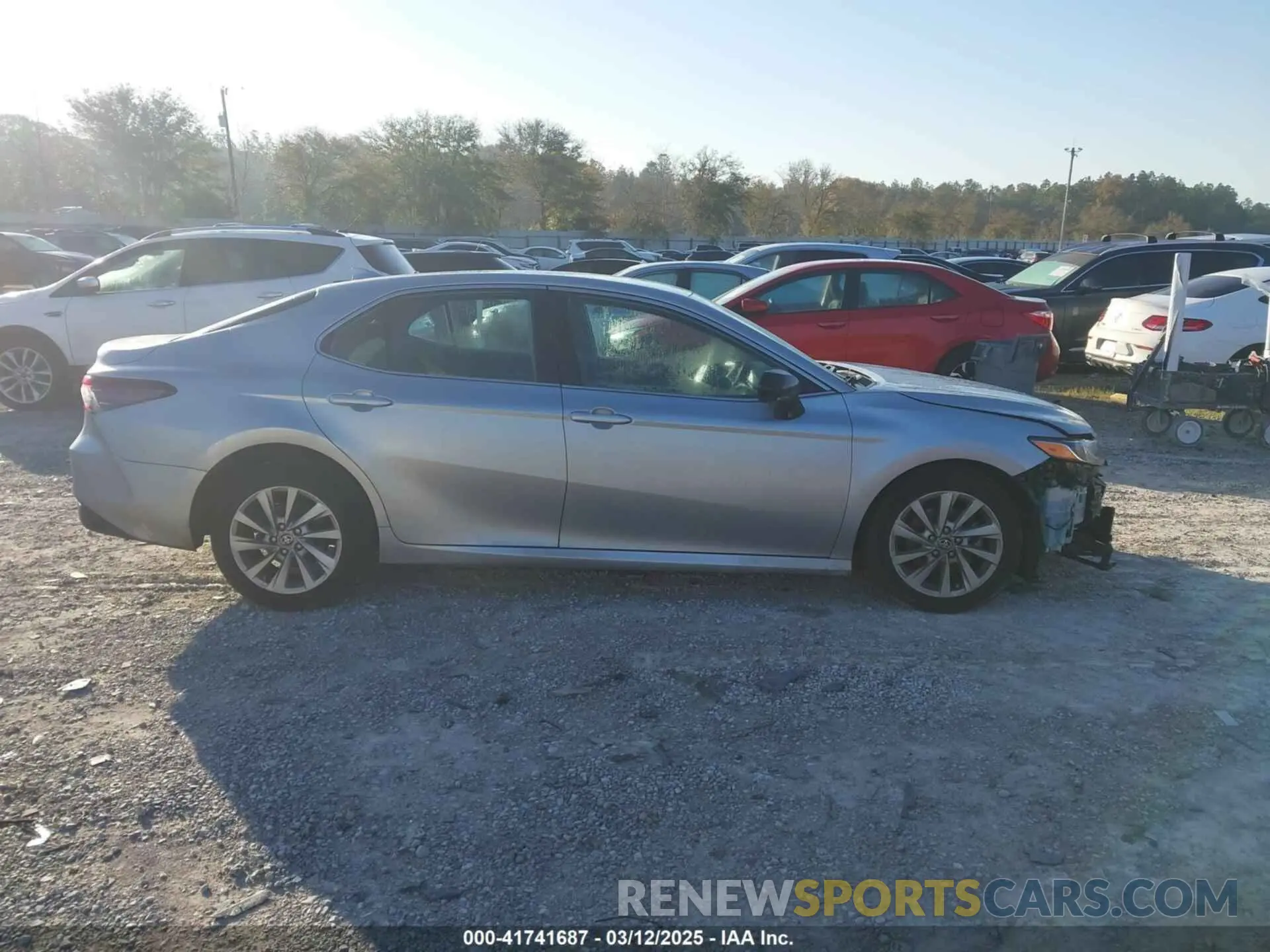 13 Photograph of a damaged car 4T1C11AK5NU678075 TOYOTA CAMRY 2022