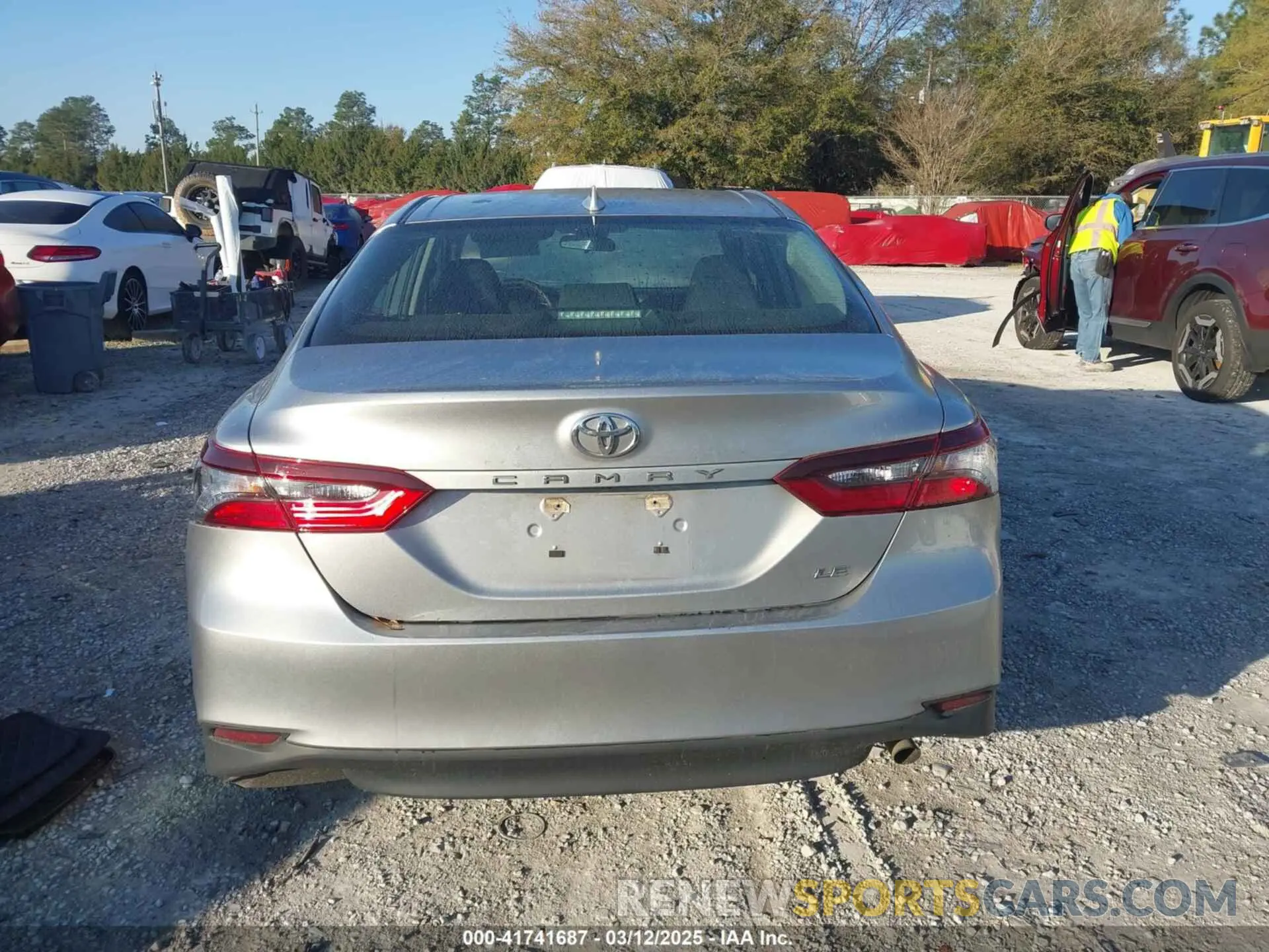 16 Photograph of a damaged car 4T1C11AK5NU678075 TOYOTA CAMRY 2022