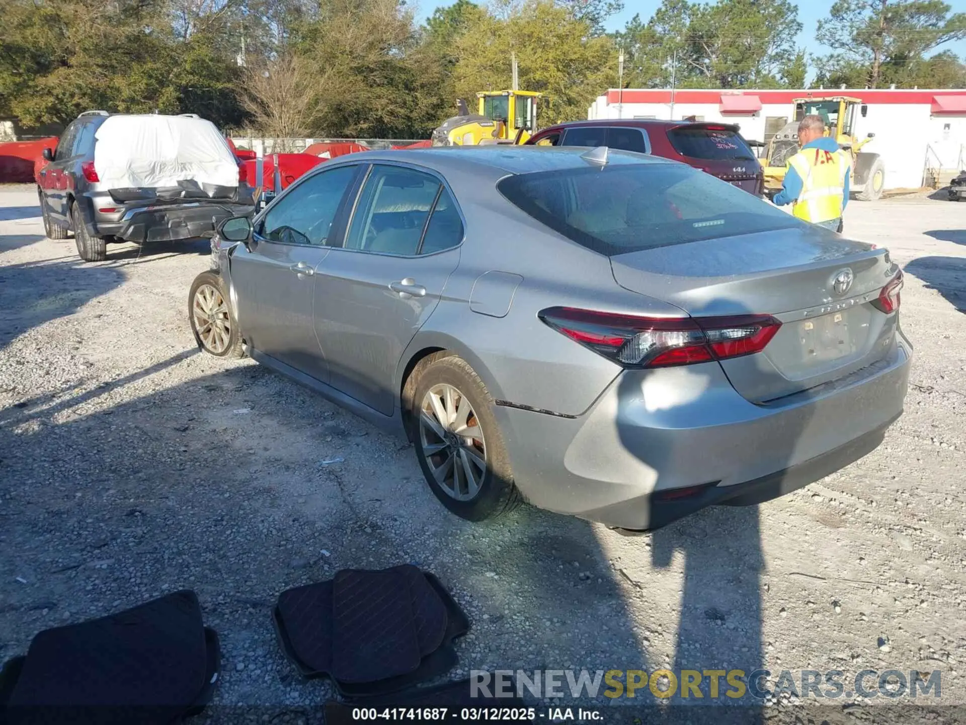3 Photograph of a damaged car 4T1C11AK5NU678075 TOYOTA CAMRY 2022