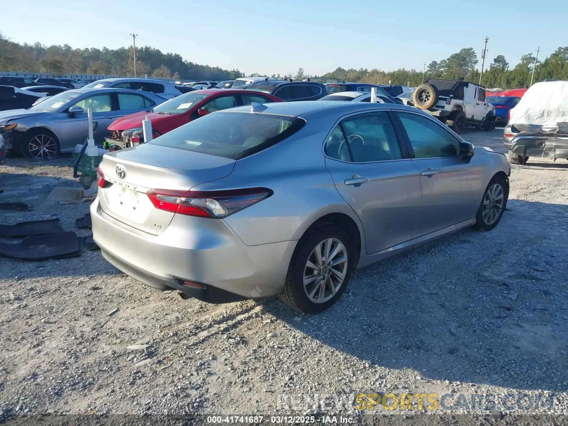 4 Photograph of a damaged car 4T1C11AK5NU678075 TOYOTA CAMRY 2022