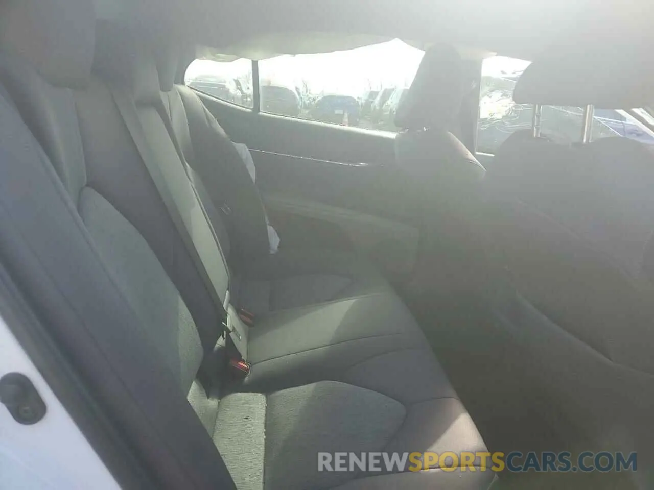 10 Photograph of a damaged car 4T1C11AK5NU681865 TOYOTA CAMRY 2022