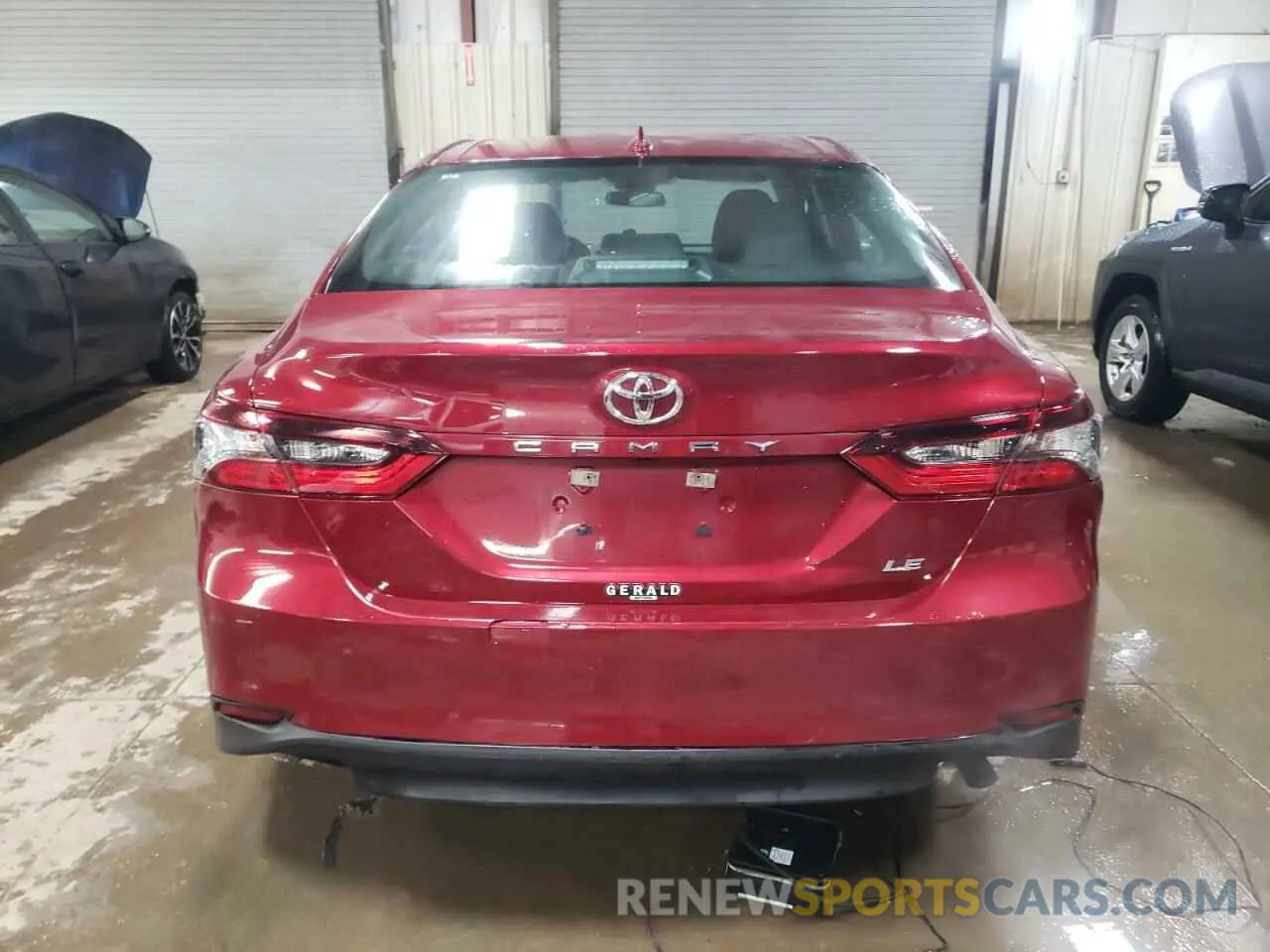 6 Photograph of a damaged car 4T1C11AK5NU684670 TOYOTA CAMRY 2022