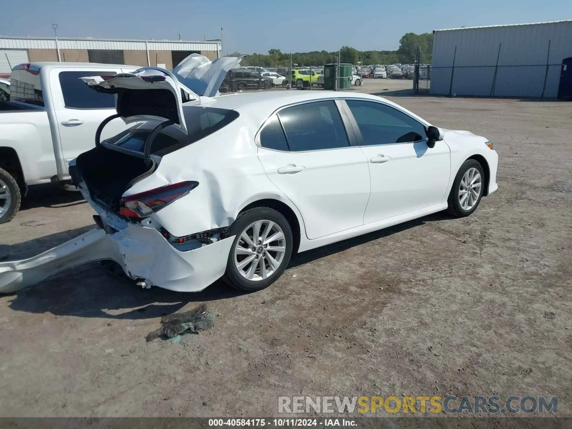 4 Photograph of a damaged car 4T1C11AK5NU693885 TOYOTA CAMRY 2022