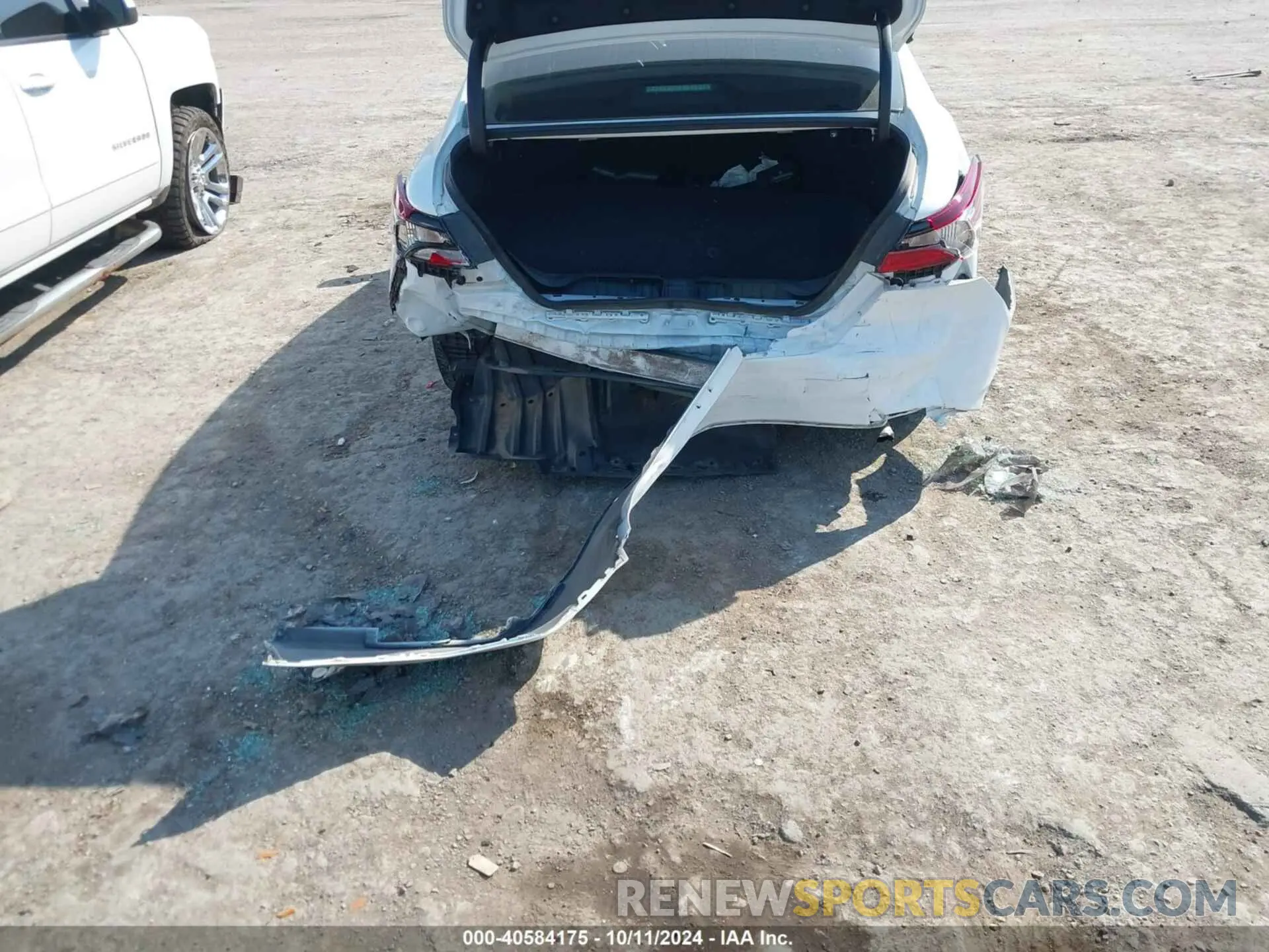 6 Photograph of a damaged car 4T1C11AK5NU693885 TOYOTA CAMRY 2022