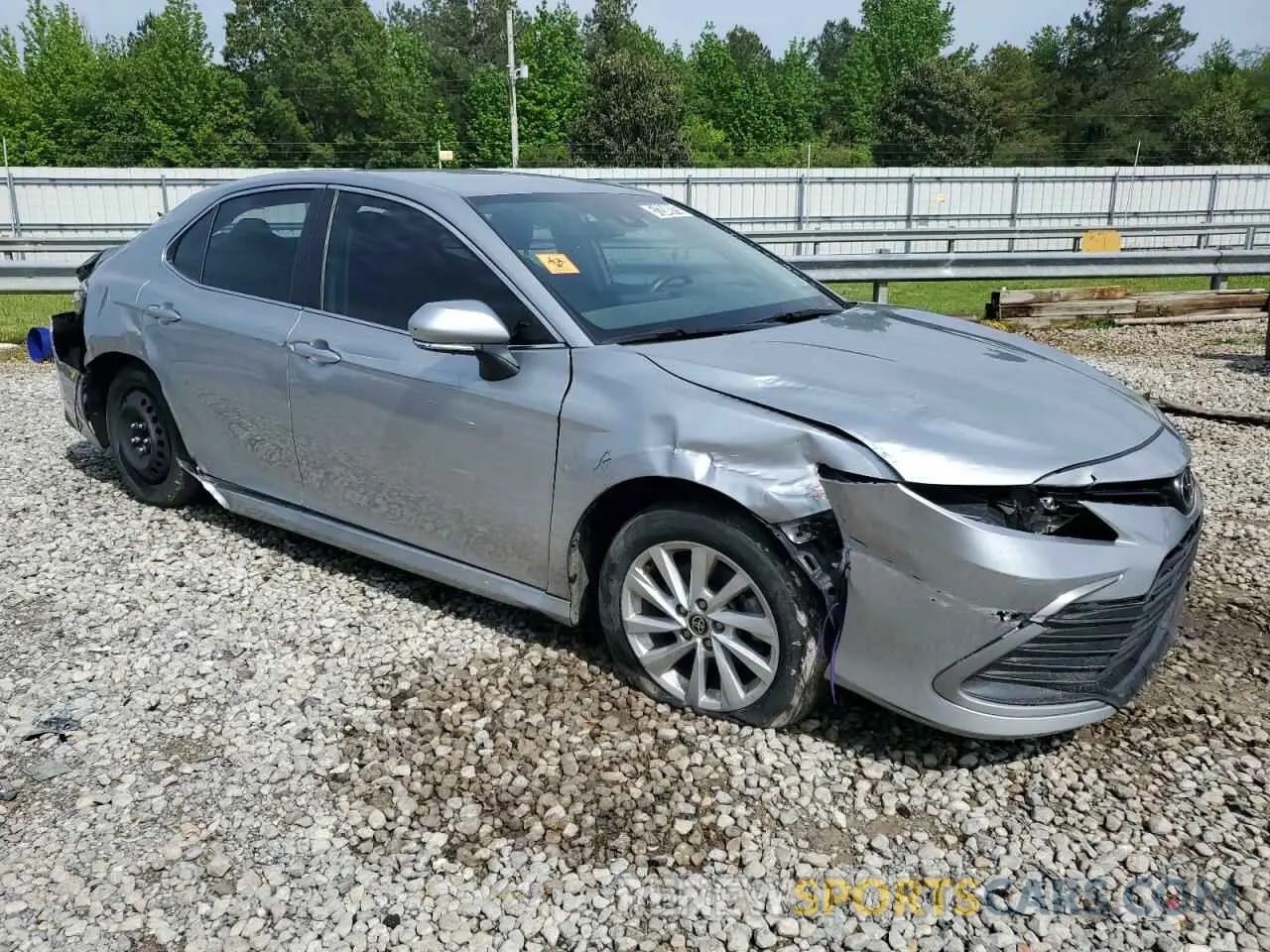 4 Photograph of a damaged car 4T1C11AK5NU696771 TOYOTA CAMRY 2022
